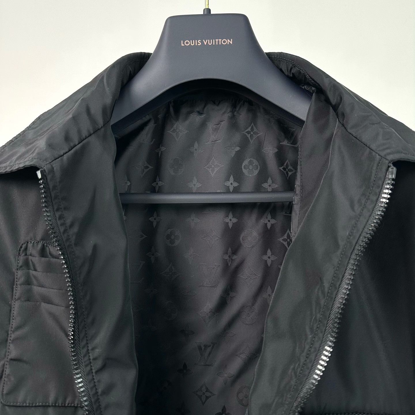 Louis Vuitton Louis Vuitton Casual Light Jacket s Men Size US S / EU 44-46 / 1 - 3 Thumbnail