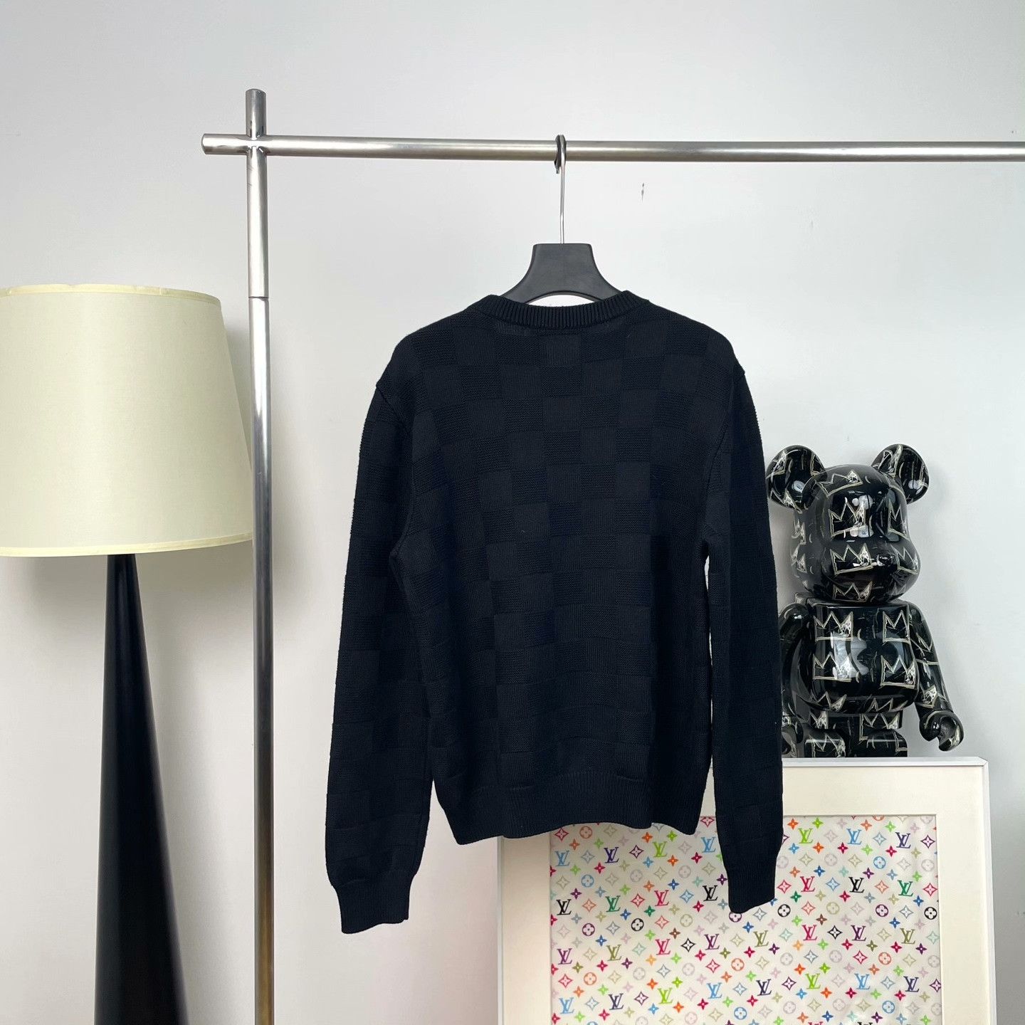 Louis Vuitton Louis Vuitton Embroidered Sweater s Men Size US S / EU 44-46 / 1 - 3 Thumbnail