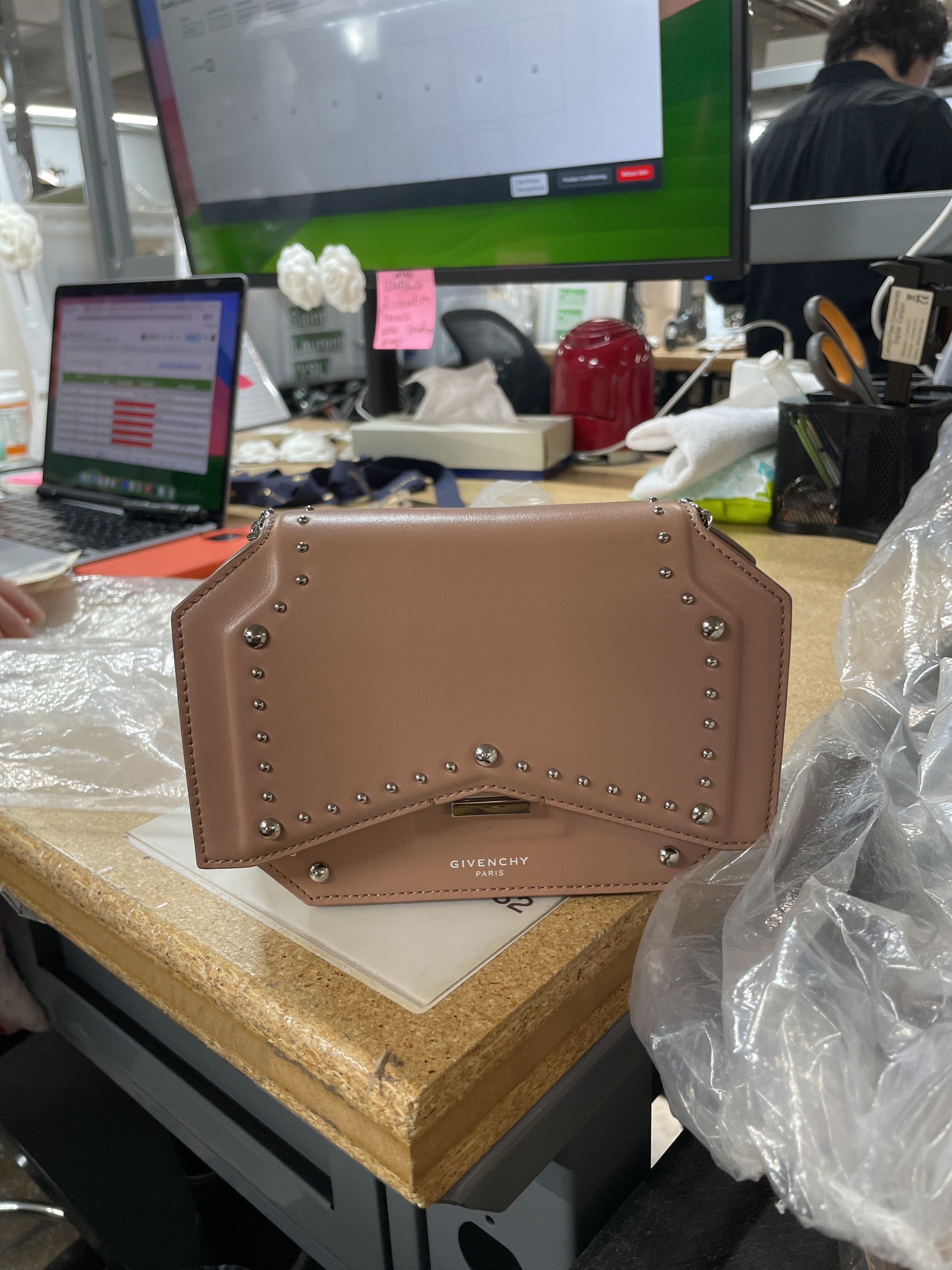 Givenchy Bow Cut Chain Wallet Size ONE SIZE - 7 Thumbnail