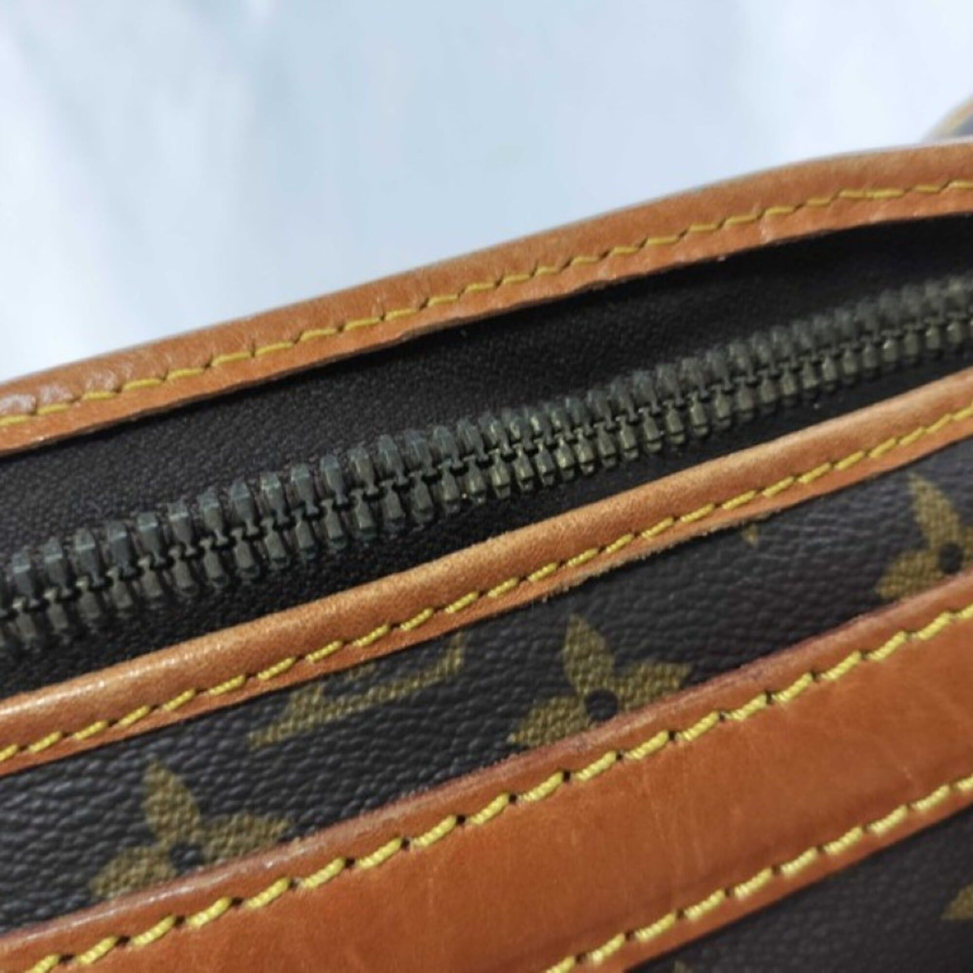 Louis Vuitton LOUIS VUITTON Sac Chien 40 Boston Bag M42024 Brown Monogram Handbag Pet Carrier Size ONE SIZE - 7 Thumbnail