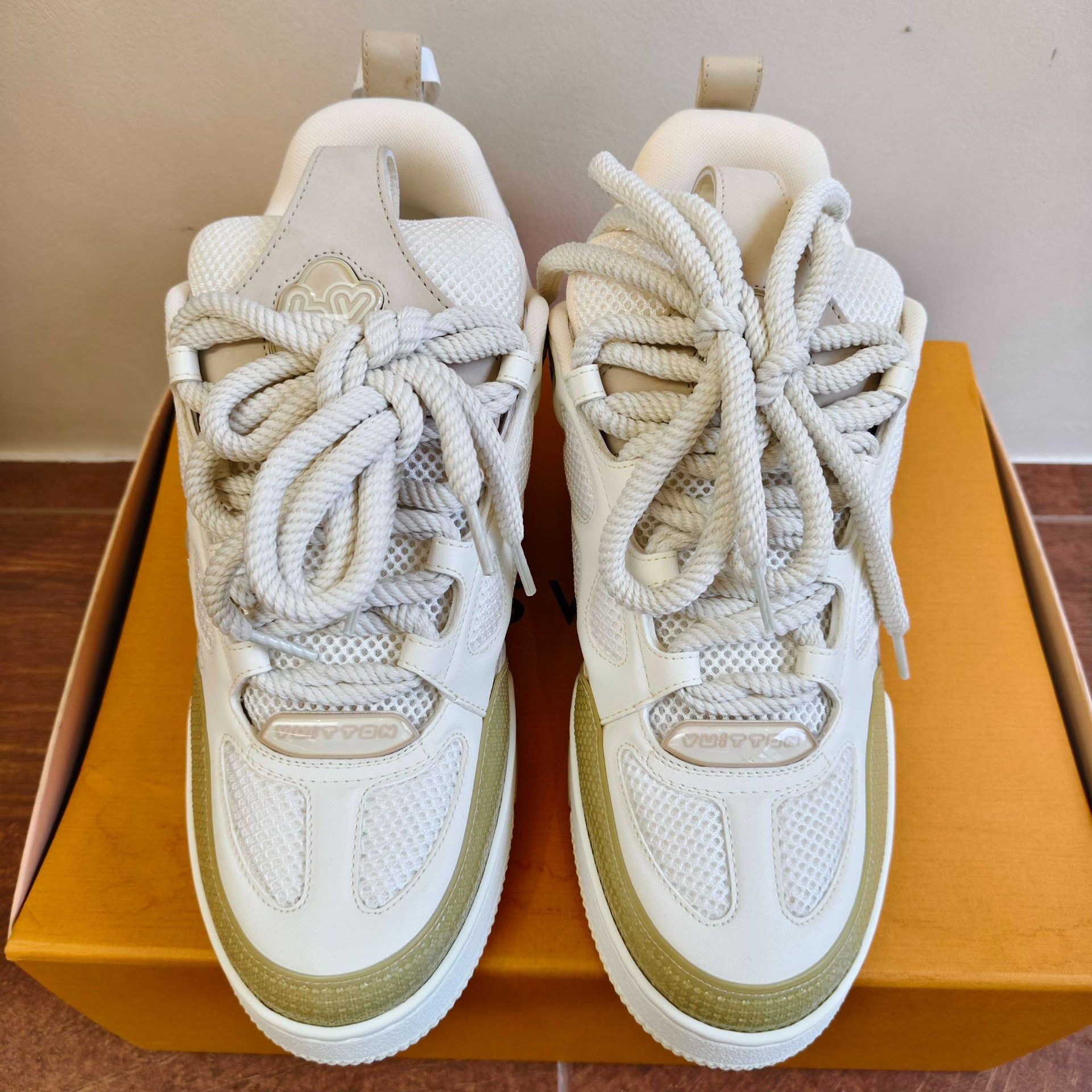 Louis Vuitton Louis Vuitton Skate White Lowtop Sneakers Men Size US 9 / EU 42 - 3 Thumbnail