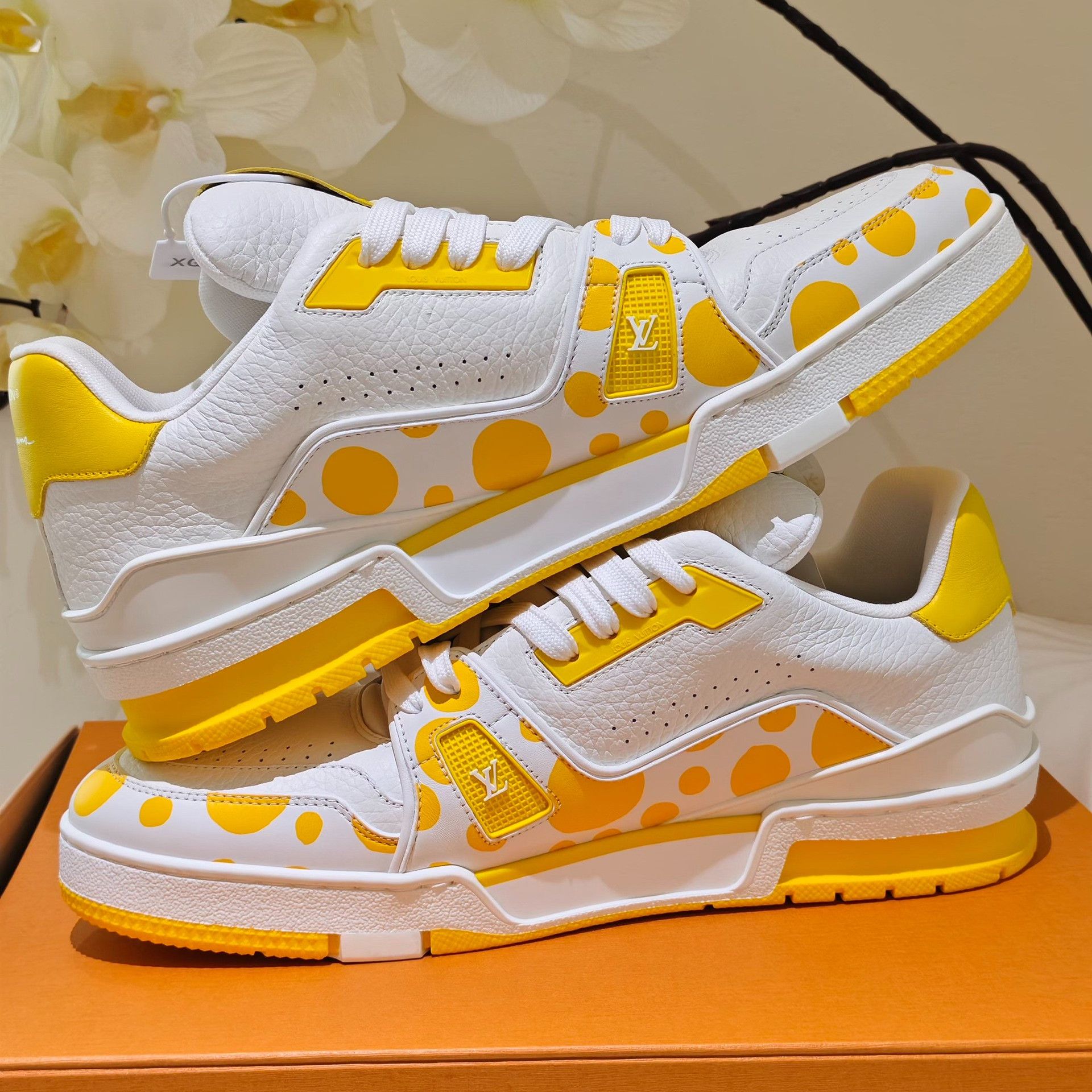 Louis Vuitton Louis Vuitton Lowtop Sneakers Men Size US 8 / EU 41 - 5 Thumbnail
