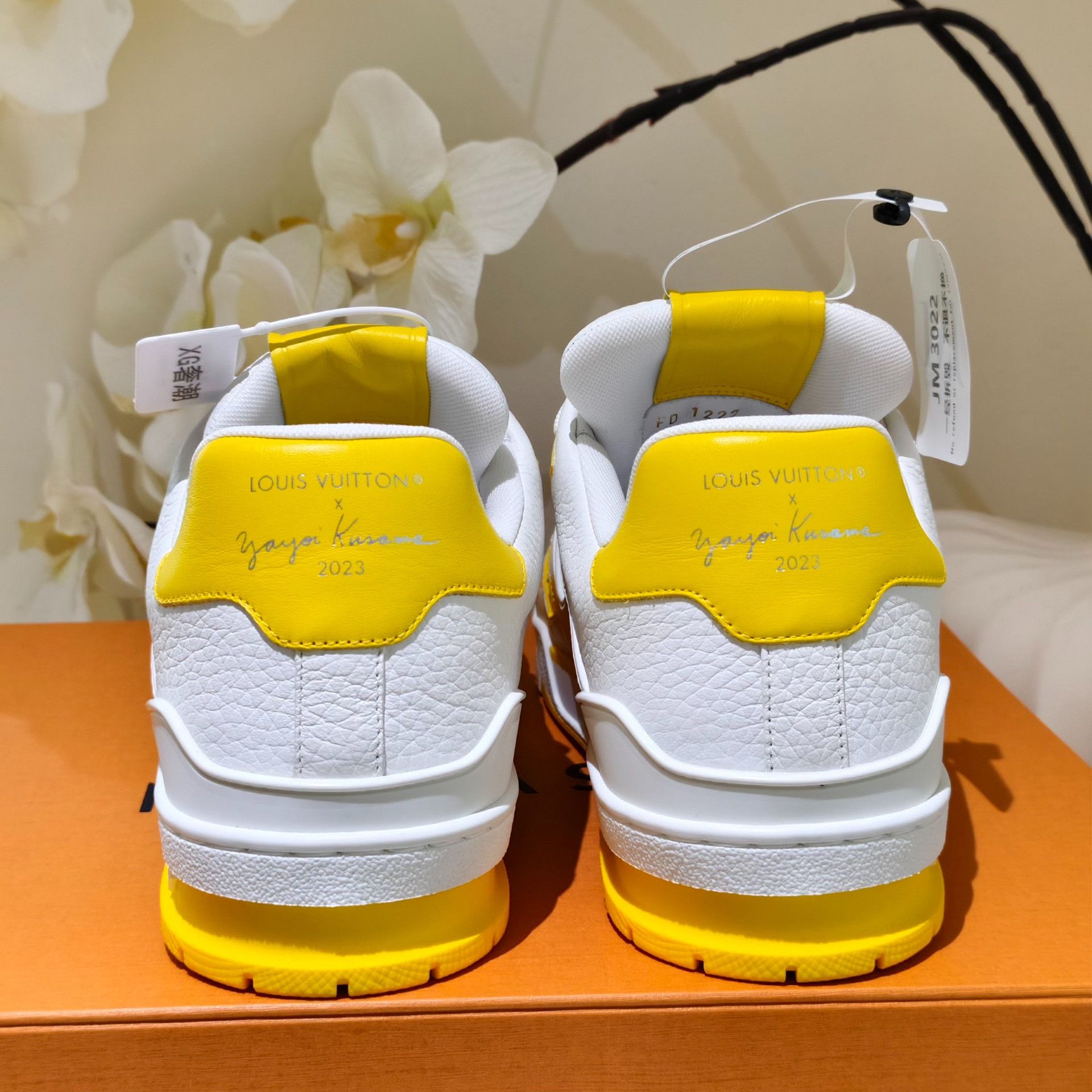 Louis Vuitton Louis Vuitton Lowtop Sneakers Men Size US 8 / EU 41 - 2 Thumbnail