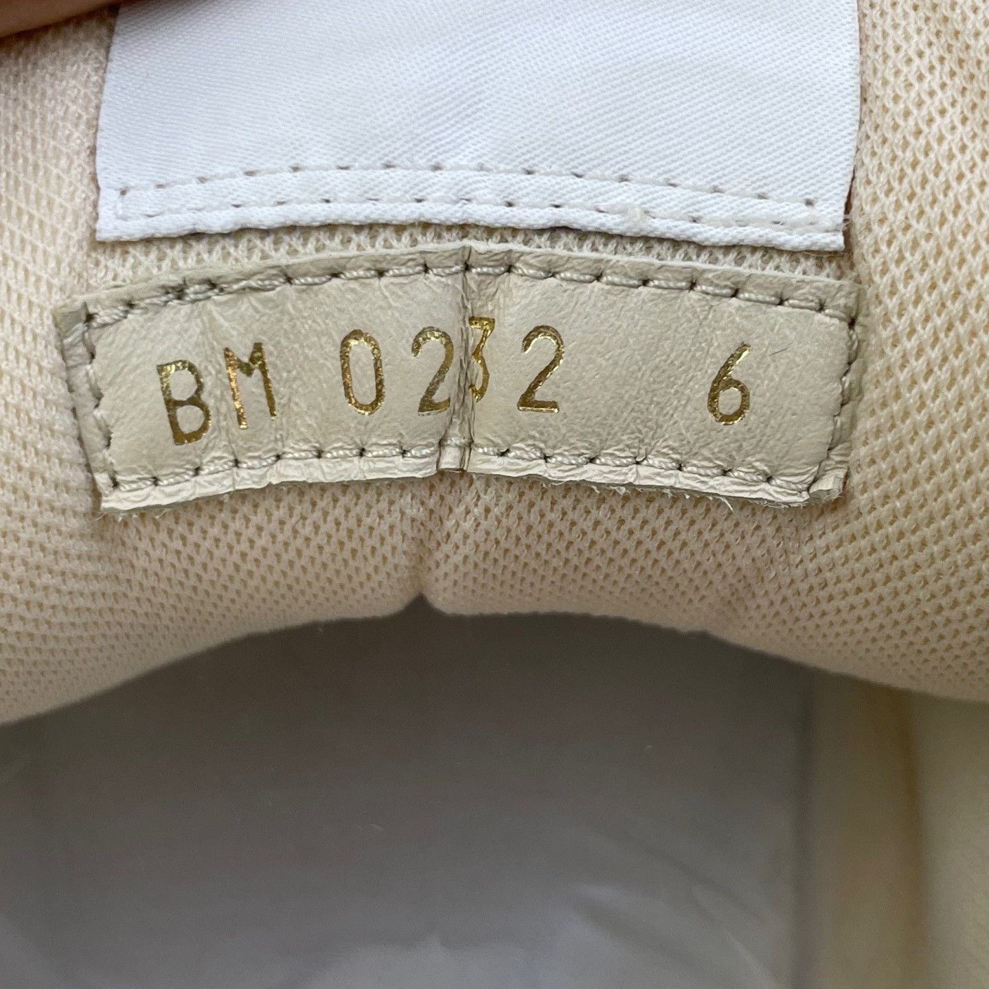 Louis Vuitton Louis Vuitton Training Beige Lowtop Sneakers Men Size US 6 / EU 39 - 7 Thumbnail