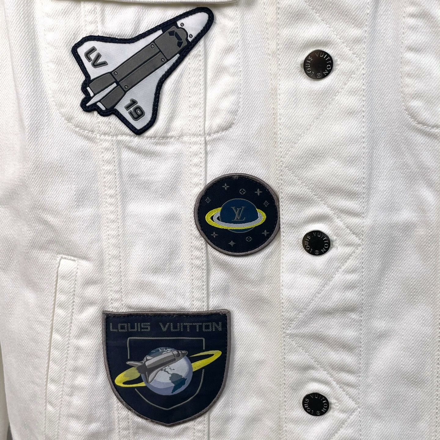 Louis Vuitton Louis Vuitton Embroidered Light Jacket l Men Size US L / EU 52-54 / 3 - 4 Thumbnail