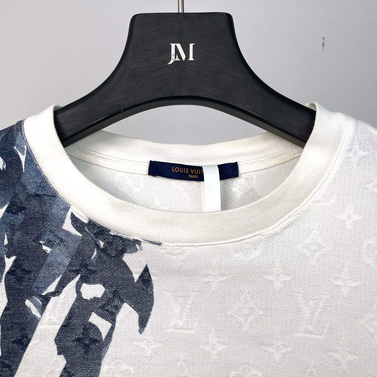 Louis Vuitton Louis Vuitton Floral Embroidered T-Shirt m Men Size US M / EU 48-50 / 2 - 3 Thumbnail