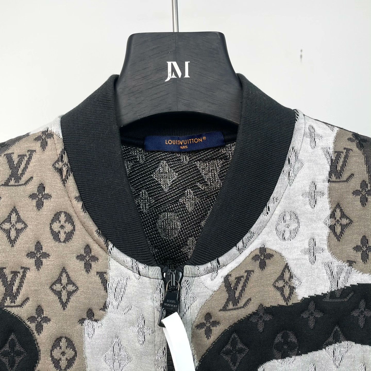 Louis Vuitton Louis Vuitton Retro Light Jacket s Men Size US S / EU 44-46 / 1 - 5 Thumbnail