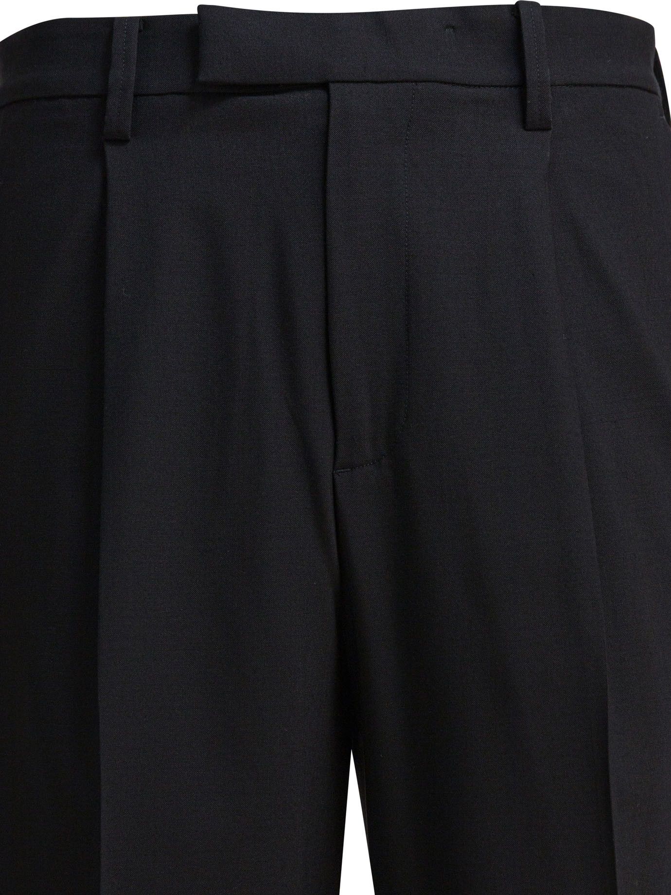 Vince Vince. Trousers tag size 34 Men - USA Duties Paid Size US 34 / EU 50 - 3 Thumbnail