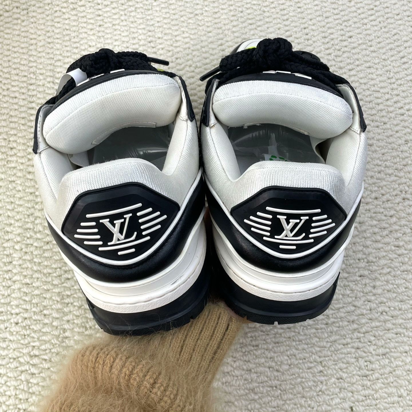Louis Vuitton Louis Vuitton AIR MAX Lowtop Sneakers 8 Men Size US 8 / EU 41 - 4 Thumbnail
