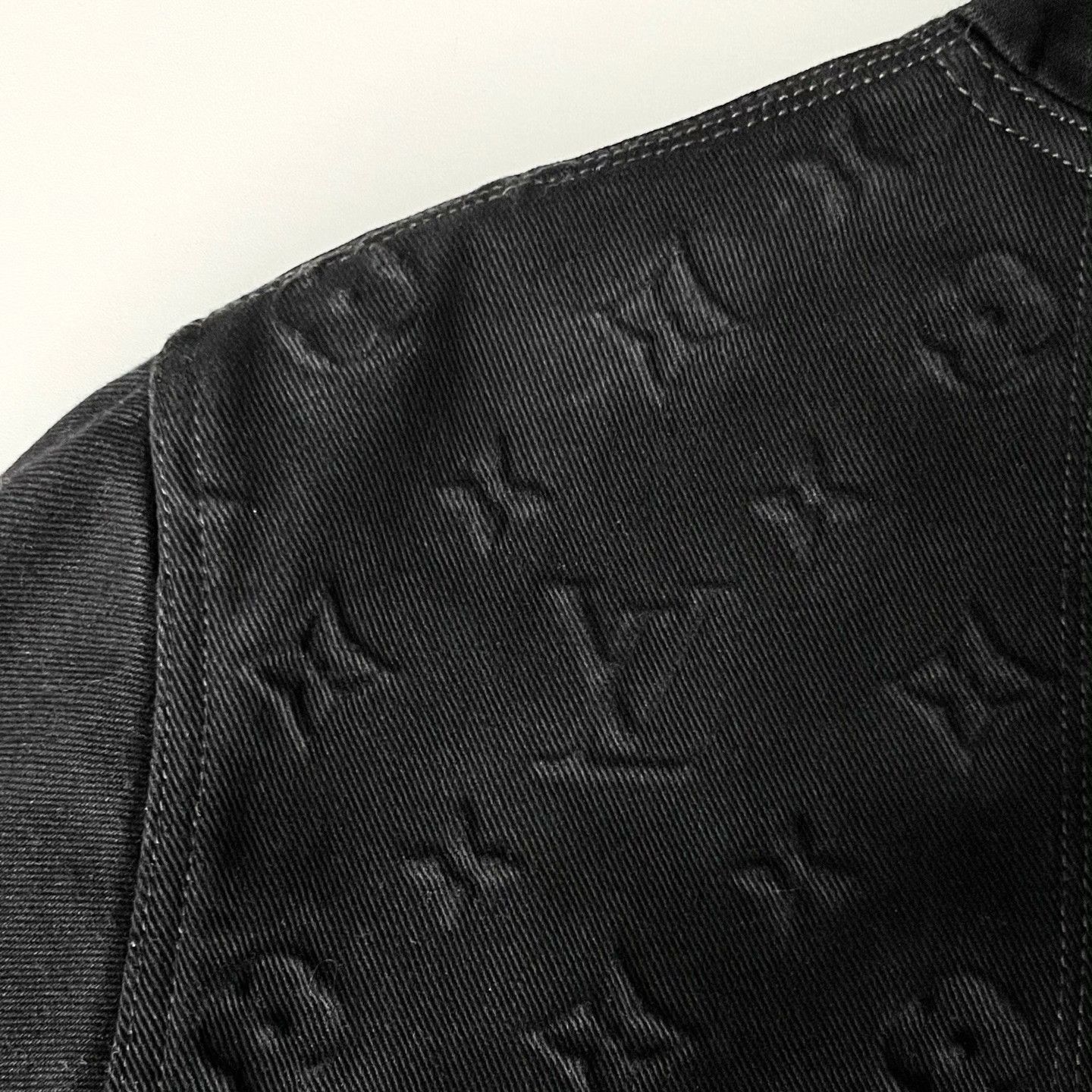 Louis Vuitton Louis Vuitton Denim Light Jacket m Men Size US M / EU 48-50 / 2 - 3 Thumbnail