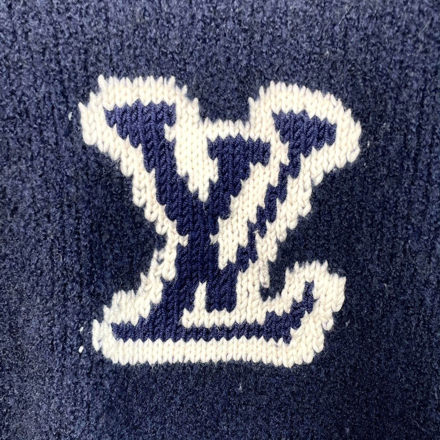 Louis Vuitton Louis Vuitton Sweater s Men Size US S / EU 44-46 / 1 - 3 Thumbnail