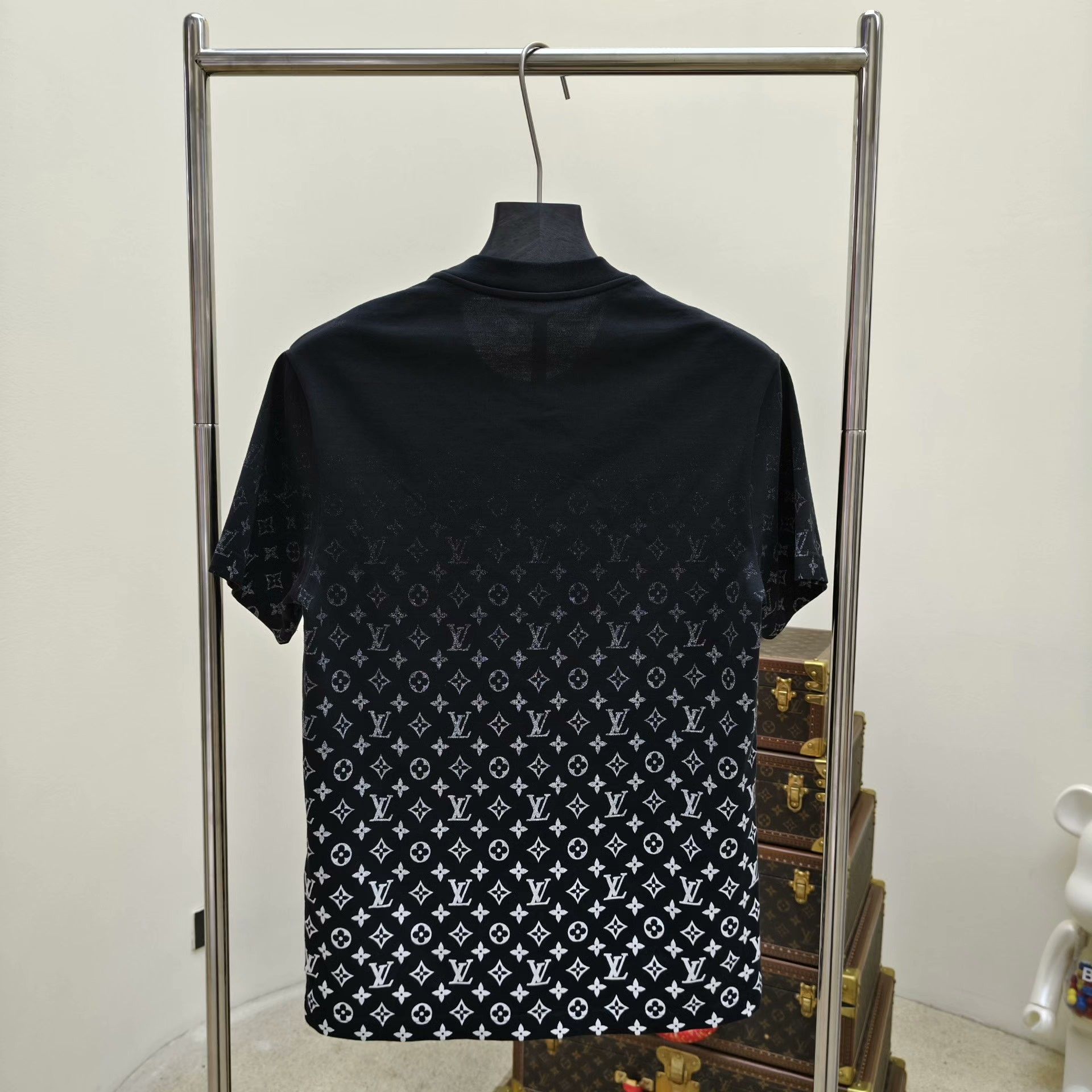 Louis Vuitton Louis Vuitton Retro Printed Multi T-Shirt s Men Size US S / EU 44-46 / 1 - 2 Thumbnail