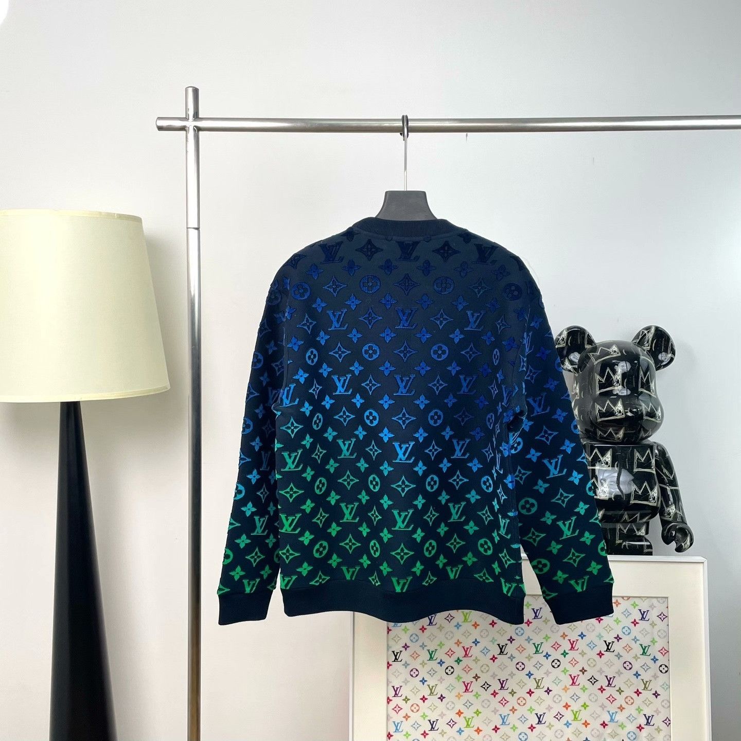 Louis Vuitton Louis Vuitton Tie-Dye Gradient Multi Hoodie l Men Size US L / EU 52-54 / 3 - 2 Thumbnail