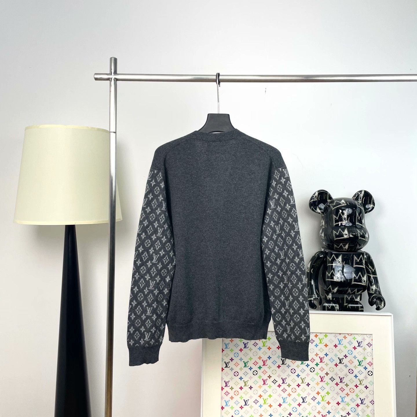 Louis Vuitton Louis Vuitton Retro Sweater s Men Size US S / EU 44-46 / 1 - 2 Thumbnail