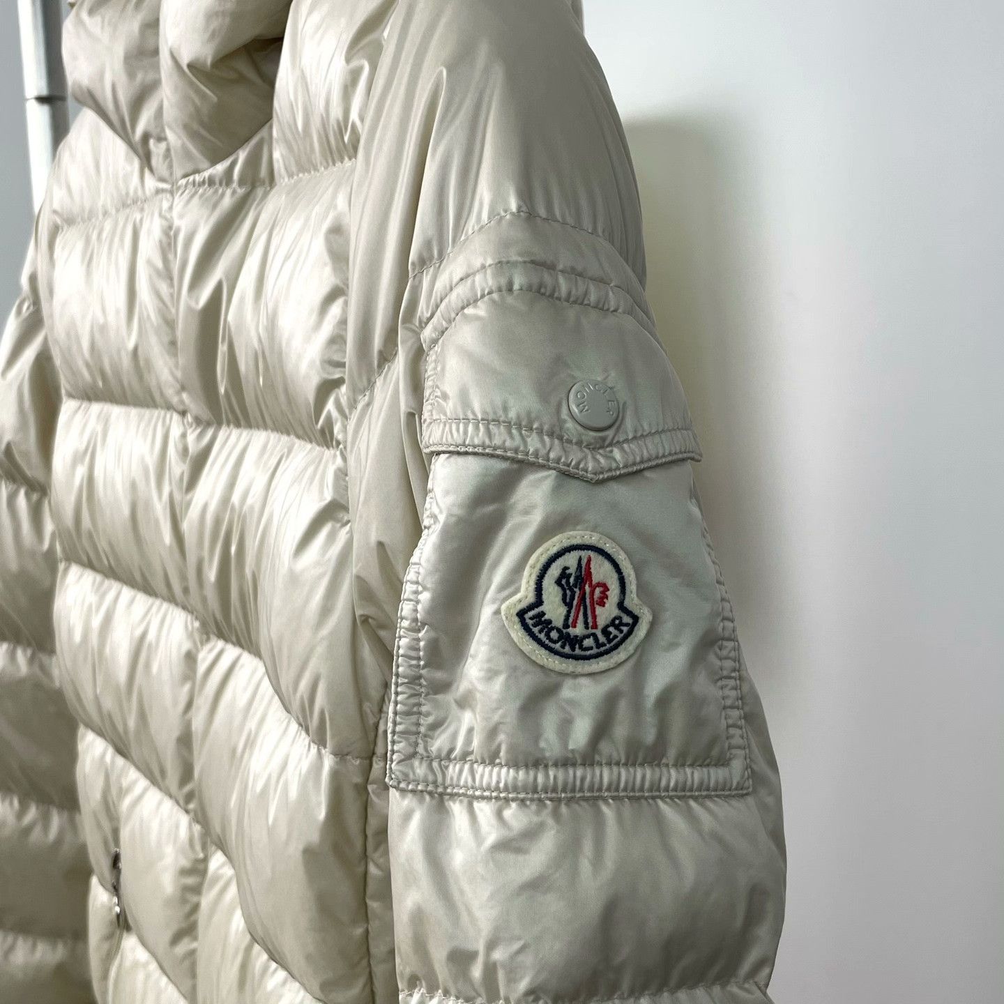 Moncler Moncler Down Cropped Down Jacket M Women Size M / US 6-8 / IT 42-44 - 4 Thumbnail