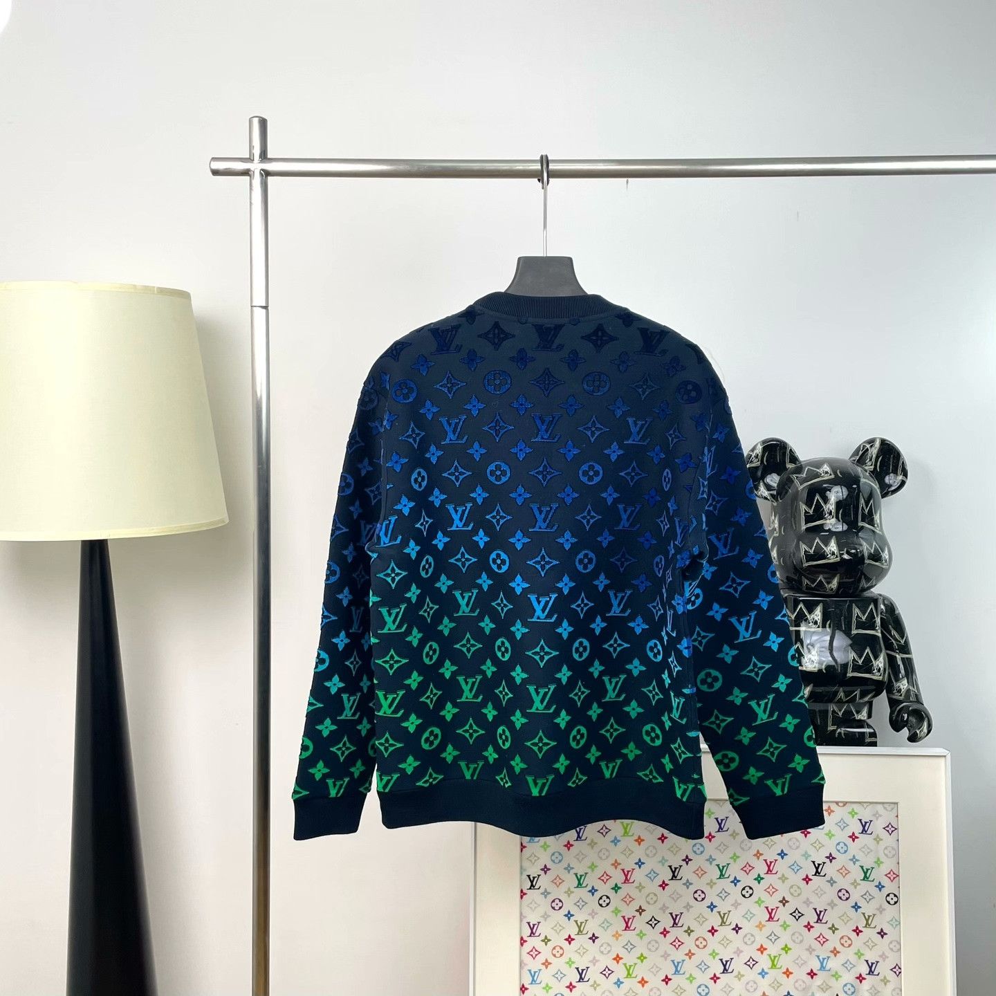 Louis Vuitton Louis Vuitton Tie-Dye Gradient Multi Hoodie xl Men Size US XL / EU 56 / 4 - 2 Thumbnail