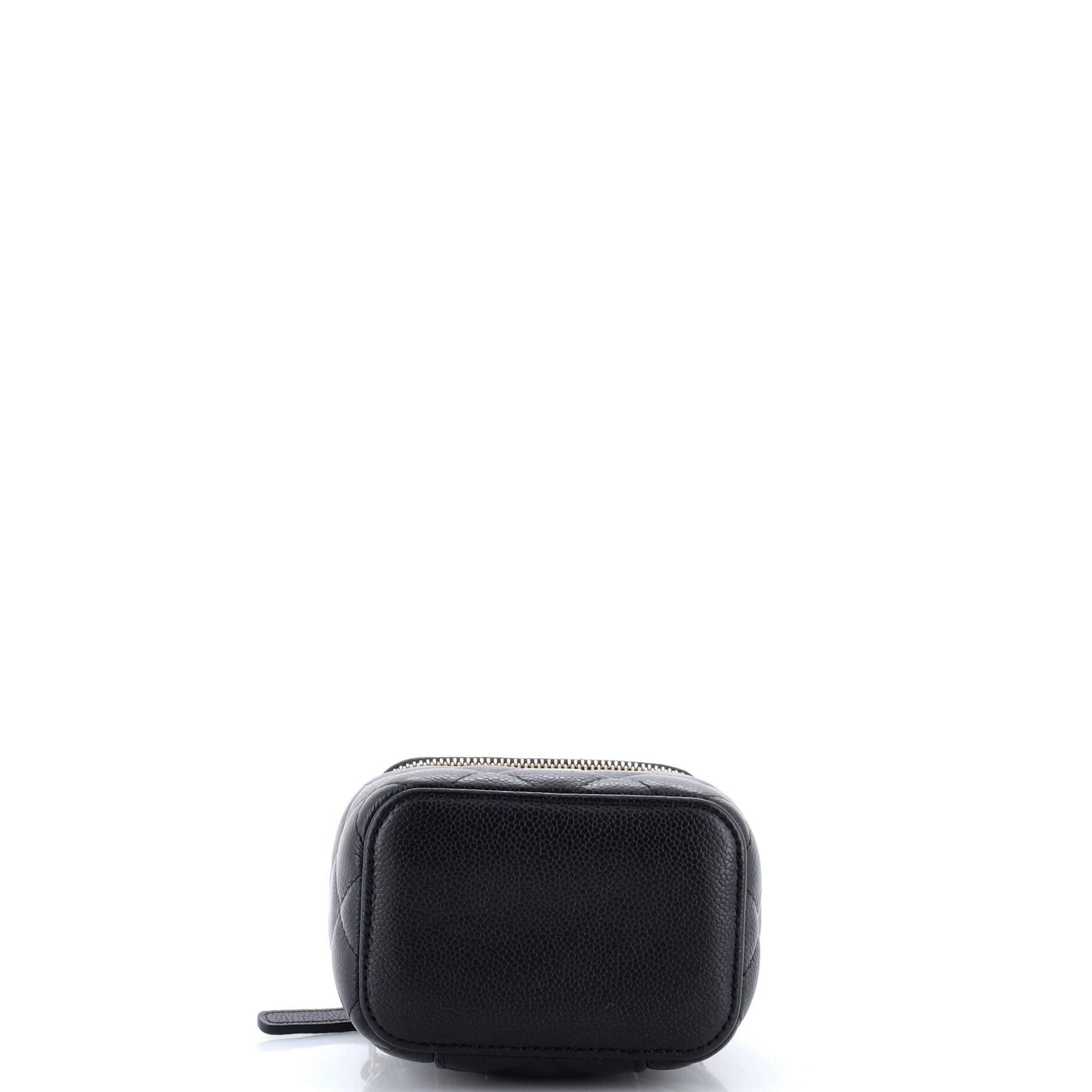 Chanel Tiny CC Link Vanity Case with Chain Size ONE SIZE - 5 Thumbnail