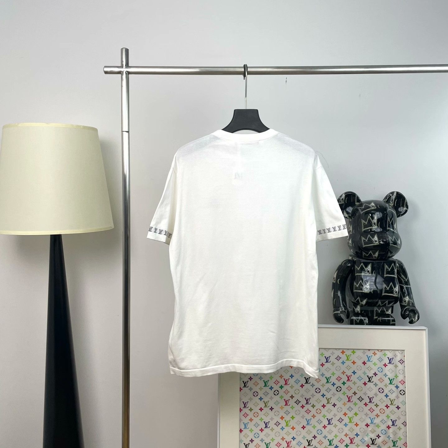 Louis Vuitton Louis Vuitton Printed T-Shirt l Men Size US L / EU 52-54 / 3 - 2 Thumbnail