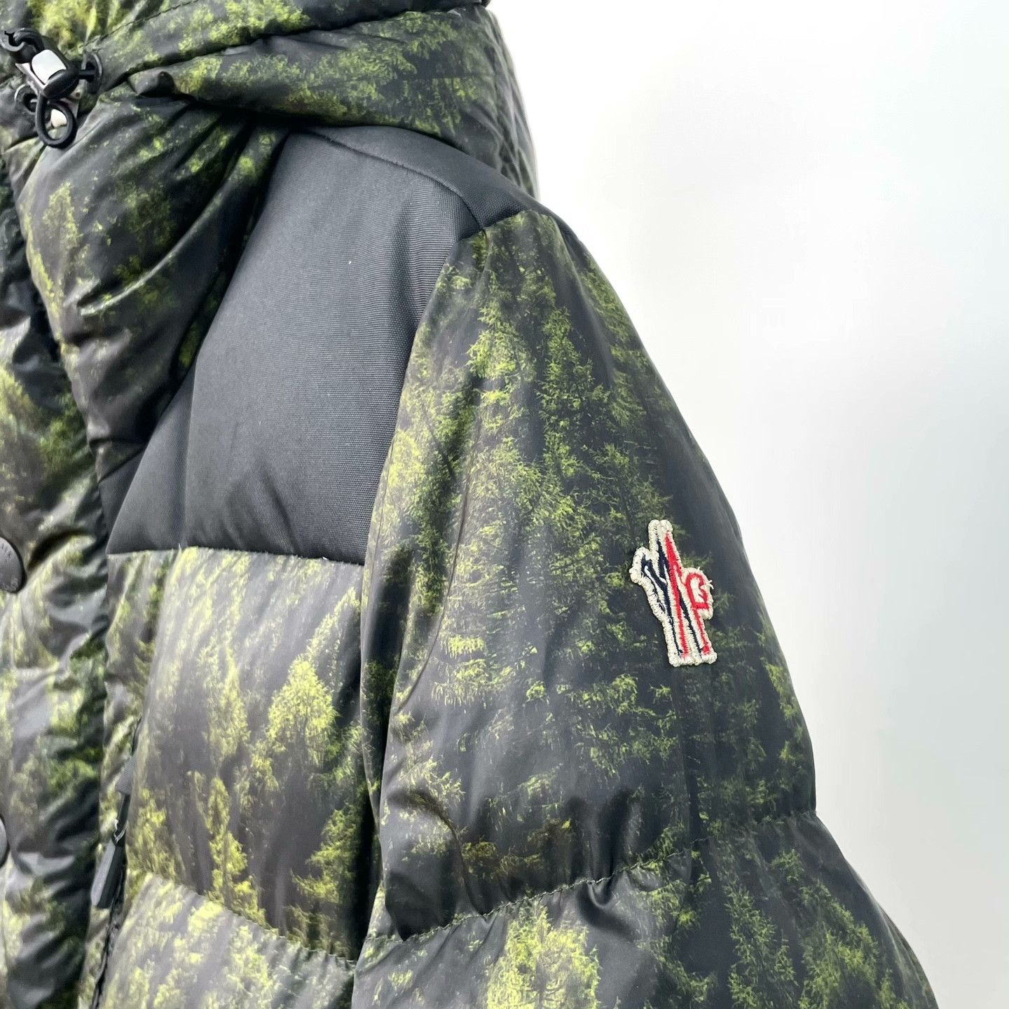 Moncler Moncler Casual Cropped Down Jacket M Women Size M / US 6-8 / IT 42-44 - 4 Thumbnail