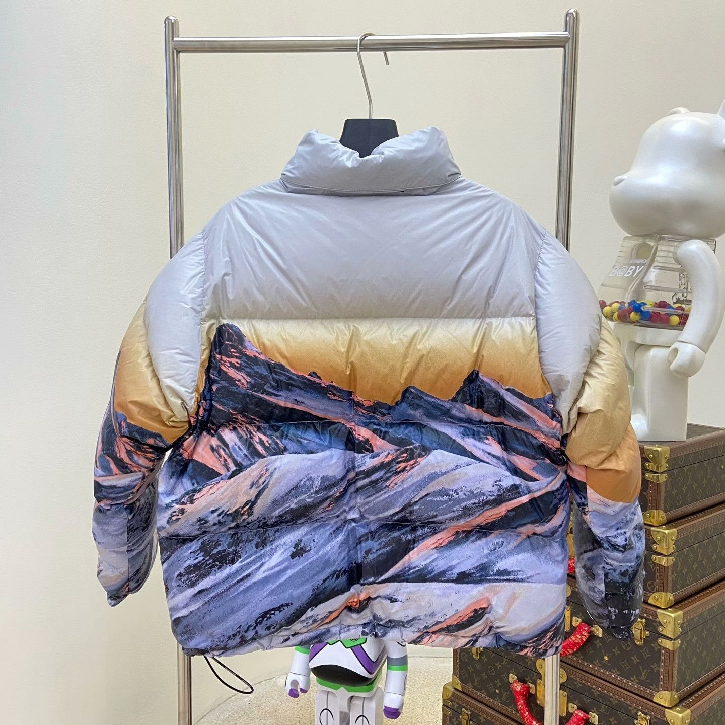 Louis Vuitton Louis Vuitton Down Printed Heavy Coat xs Men Size US XS / EU 42 / 0 - 2 Thumbnail