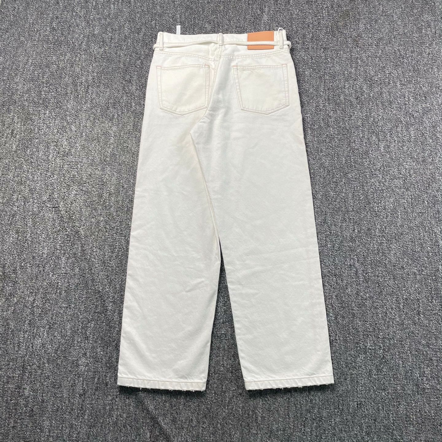Acne Studios Acne Studios Retro Oversized White Denim Jeans 34 Men Size US 34 / EU 50 - 2 Thumbnail