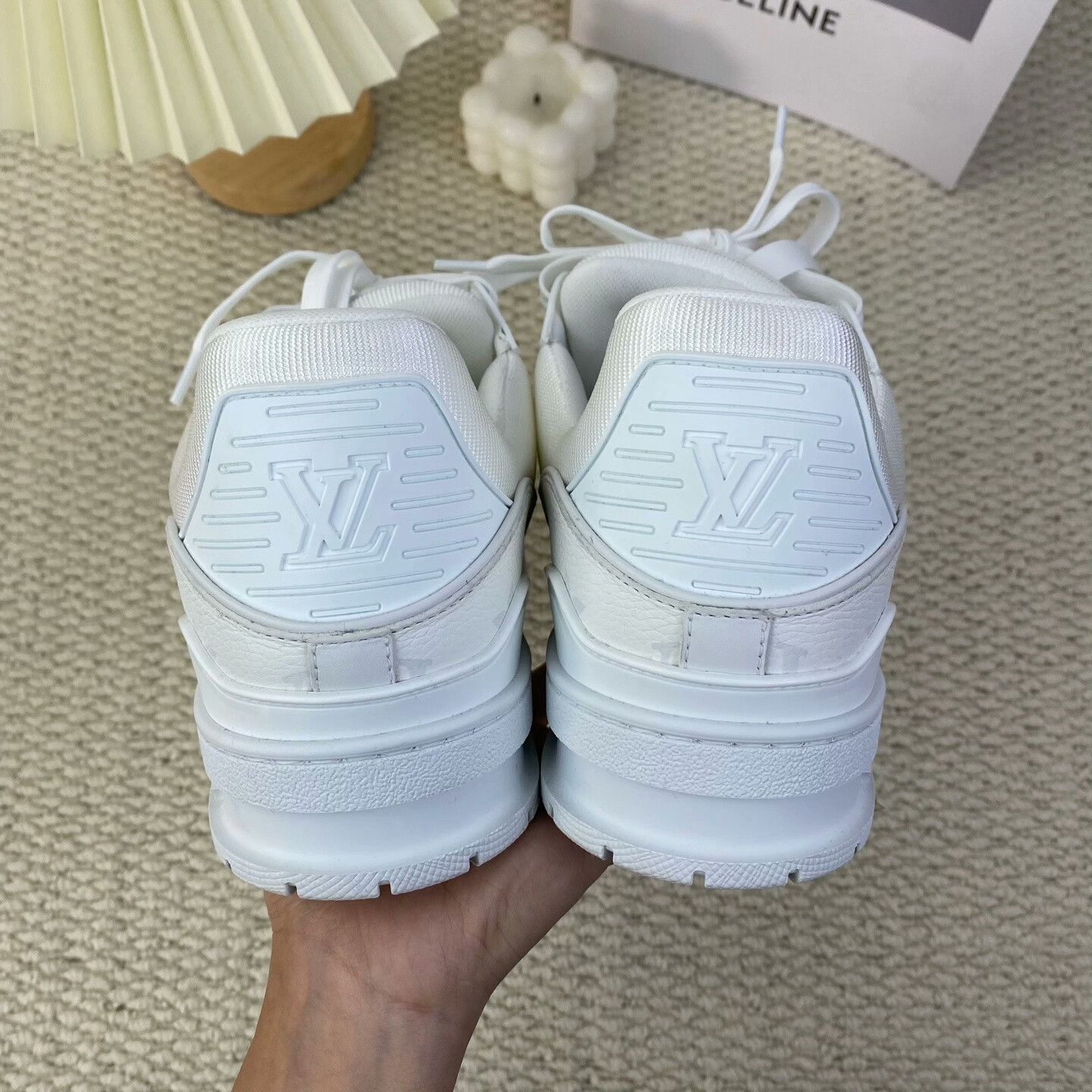 Louis Vuitton Louis Vuitton White Lowtop Sneakers 9 Men Size US 9 / EU 42 - 5 Thumbnail