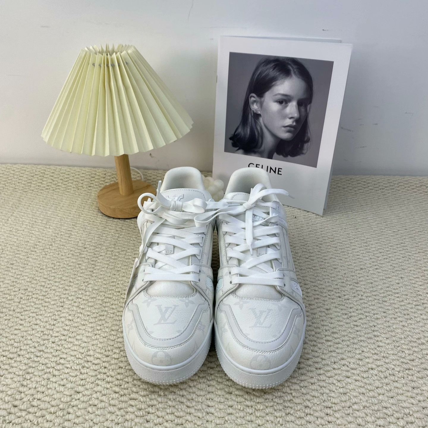 Louis Vuitton Louis Vuitton White Lowtop Sneakers 9 Men Size US 9 / EU 42 - 2 Thumbnail