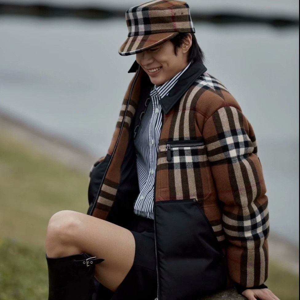 Burberry Burberry Thermal Plaid Multi Light Jacket m Men Size US M / EU 48-50 / 2 - 6 Thumbnail