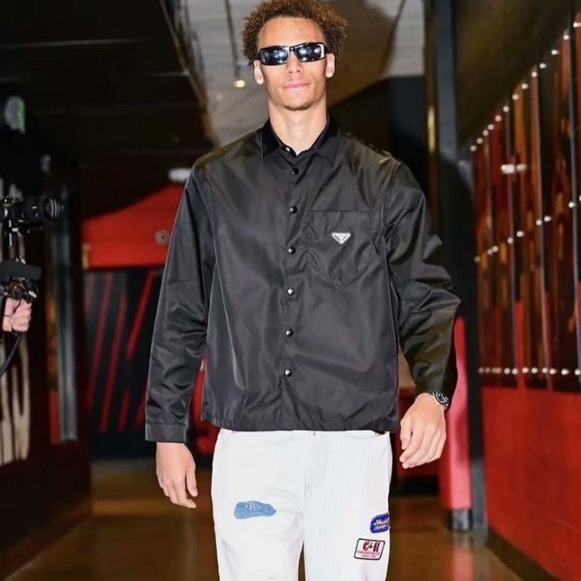 Prada Prada Retro Oversized Light Jacket s Men Size US S / EU 44-46 / 1 - 5 Thumbnail