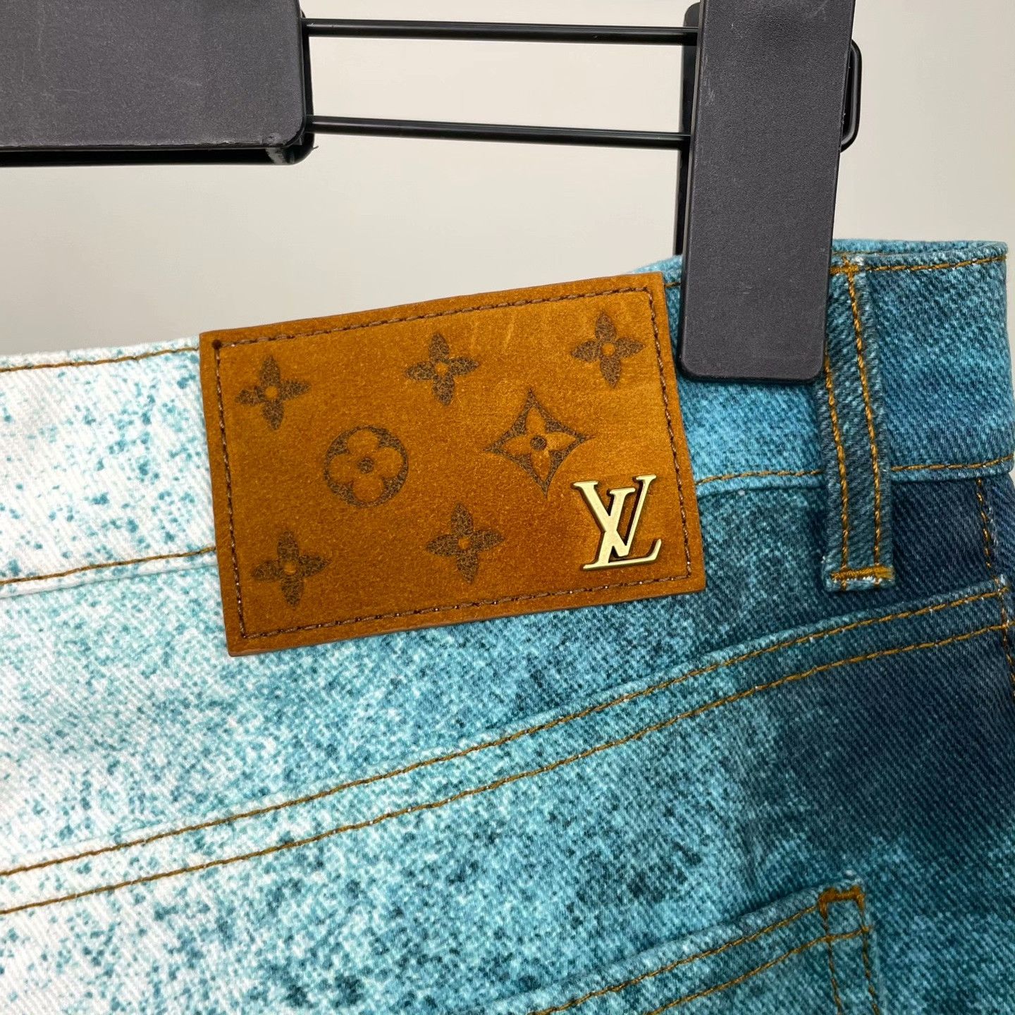 Louis Vuitton Louis Vuitton Retro Printed Denim Jeans 34 Men Size US 34 / EU 50 - 4 Thumbnail