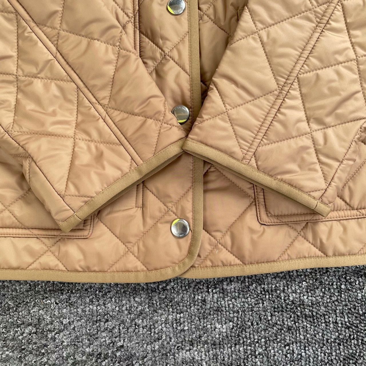 Burberry Burberry Cotton Beige Down Jacket M Women Size M / US 6-8 / IT 42-44 - 3 Thumbnail