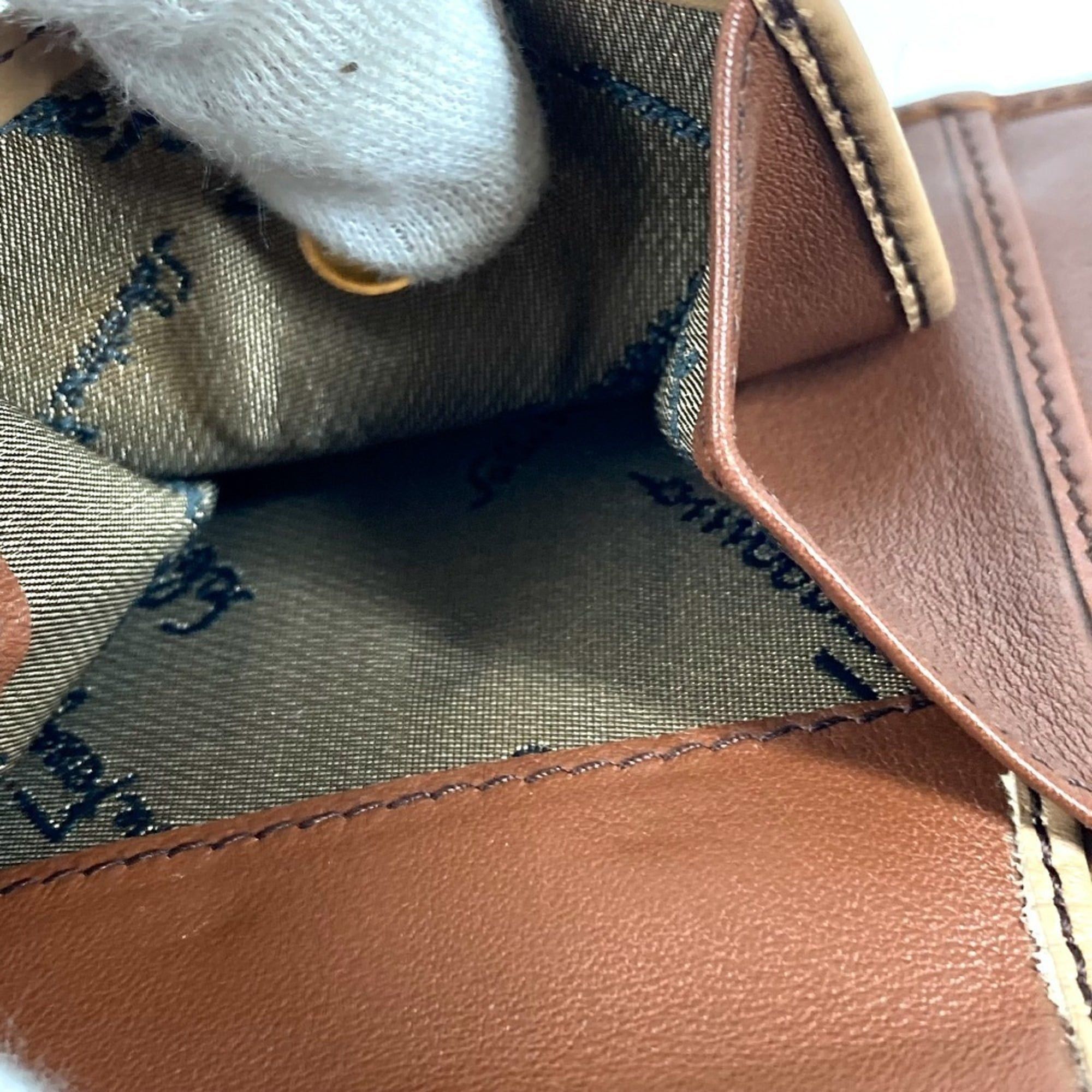 Salvatore Ferragamo Salvatore Ferragamo shoulder bag/shoulder wallet with Gancini logo, compact tri-fold wallet, leather, men's/women's, beige. Size ONE SIZE - 12 Thumbnail