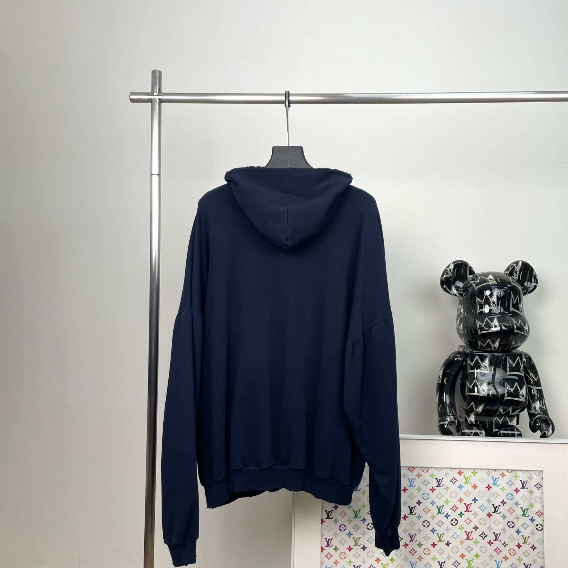 Balenciaga Balenciaga Printed Oversized Hoodie xxs Men Size US XXS / EU 40 - 2 Thumbnail