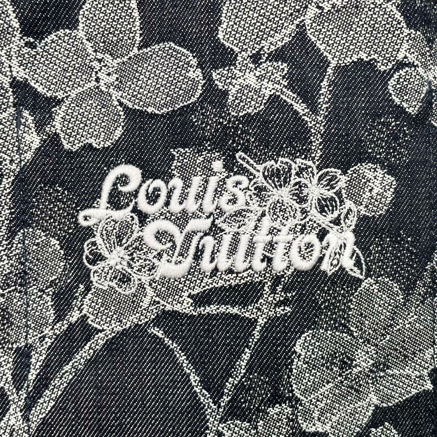 Louis Vuitton Louis Vuitton Printed Shirt xs Men Size US XS / EU 42 / 0 - 3 Thumbnail