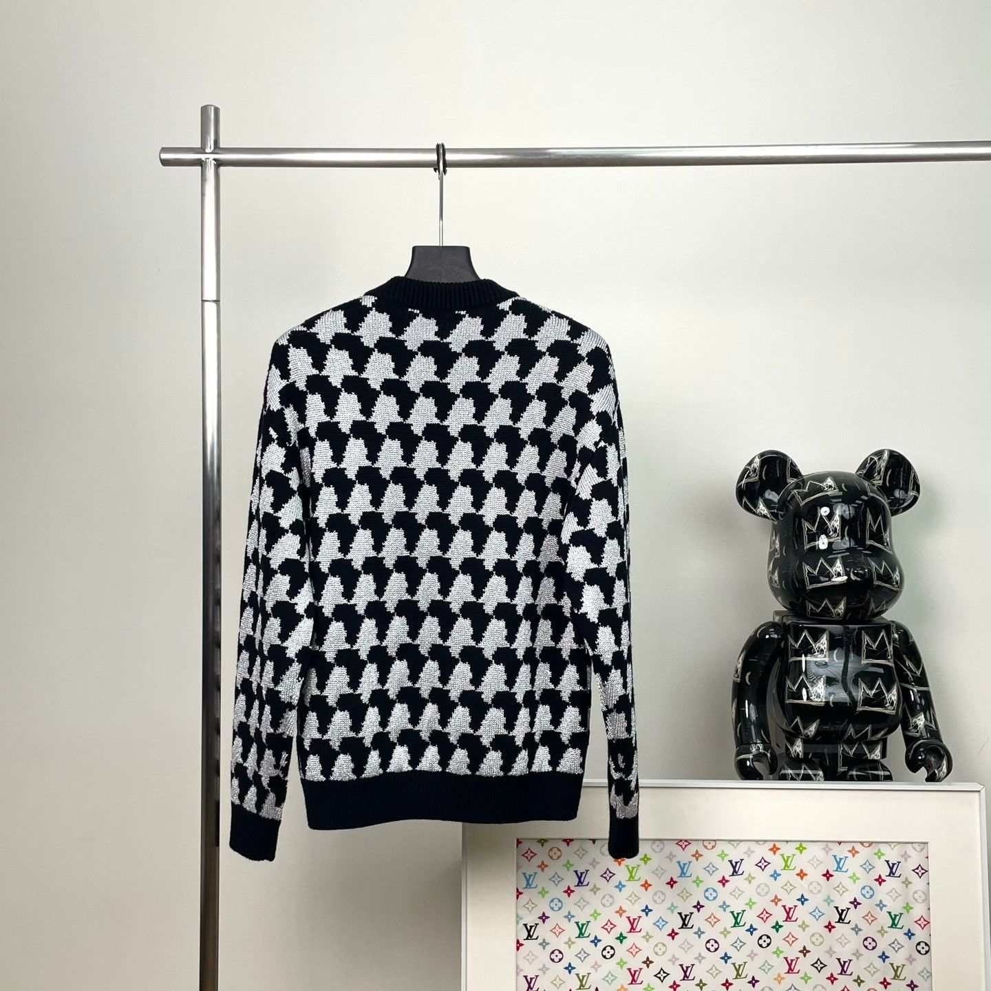Louis Vuitton Louis Vuitton Silver Sweater xs Men Size US XS / EU 42 / 0 - 2 Thumbnail