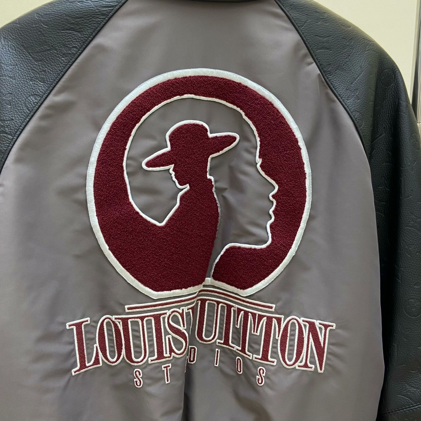 Louis Vuitton Louis Vuitton Retro Light Jacket l Men Size US L / EU 52-54 / 3 - 4 Thumbnail