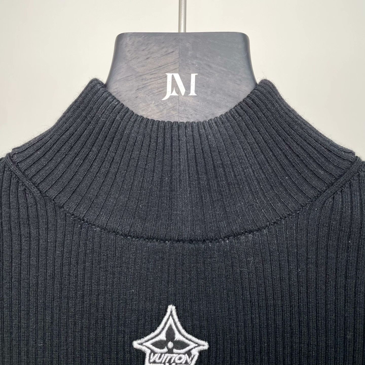 Louis Vuitton Louis Vuitton Sweater S Women Size S / US 4 / IT 40 - 4 Thumbnail