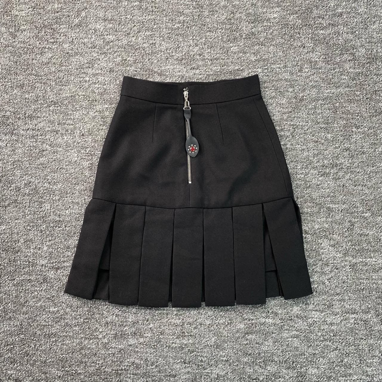Louis Vuitton Louis Vuitton Wool Black Skirt 24 Women Size 24" / US 00 / IT 34 - 3 Thumbnail