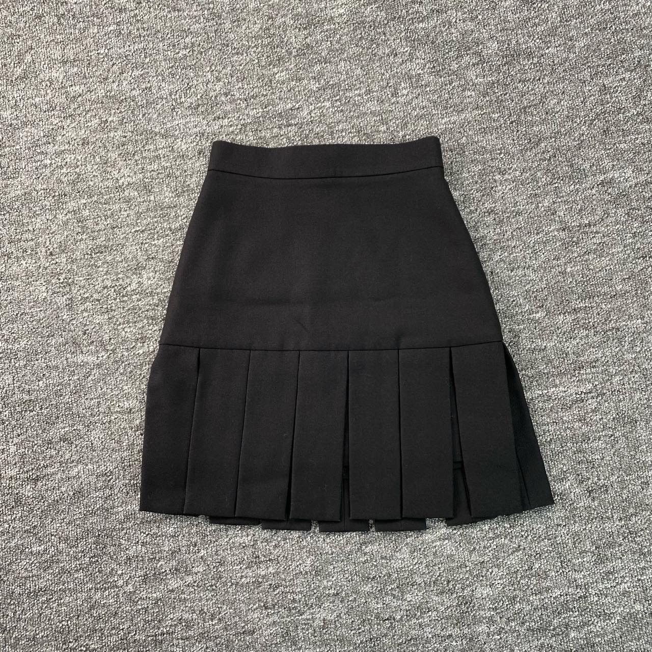 Louis Vuitton Louis Vuitton Wool Black Skirt 24 Women Size 24" / US 00 / IT 34 - 2 Thumbnail