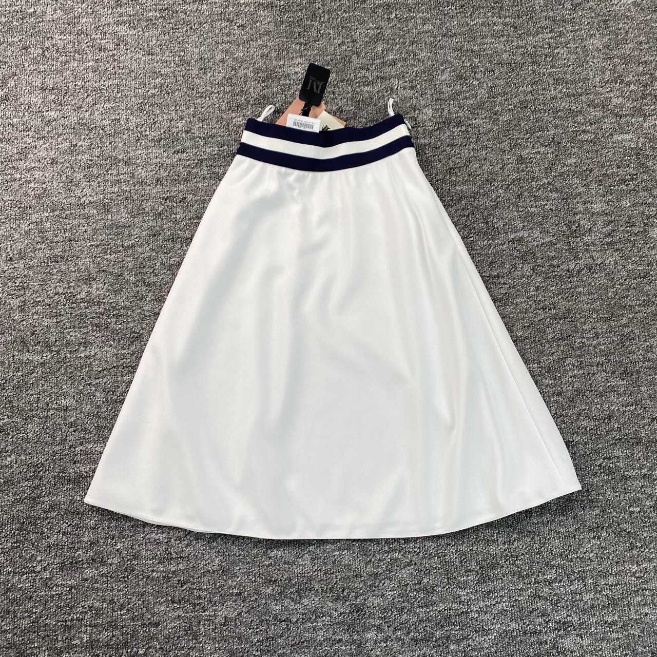 Miu Miu Miu Miu Retro Striped White Skirt 26 Women Size 26" / US 2 / IT 38 - 2 Thumbnail
