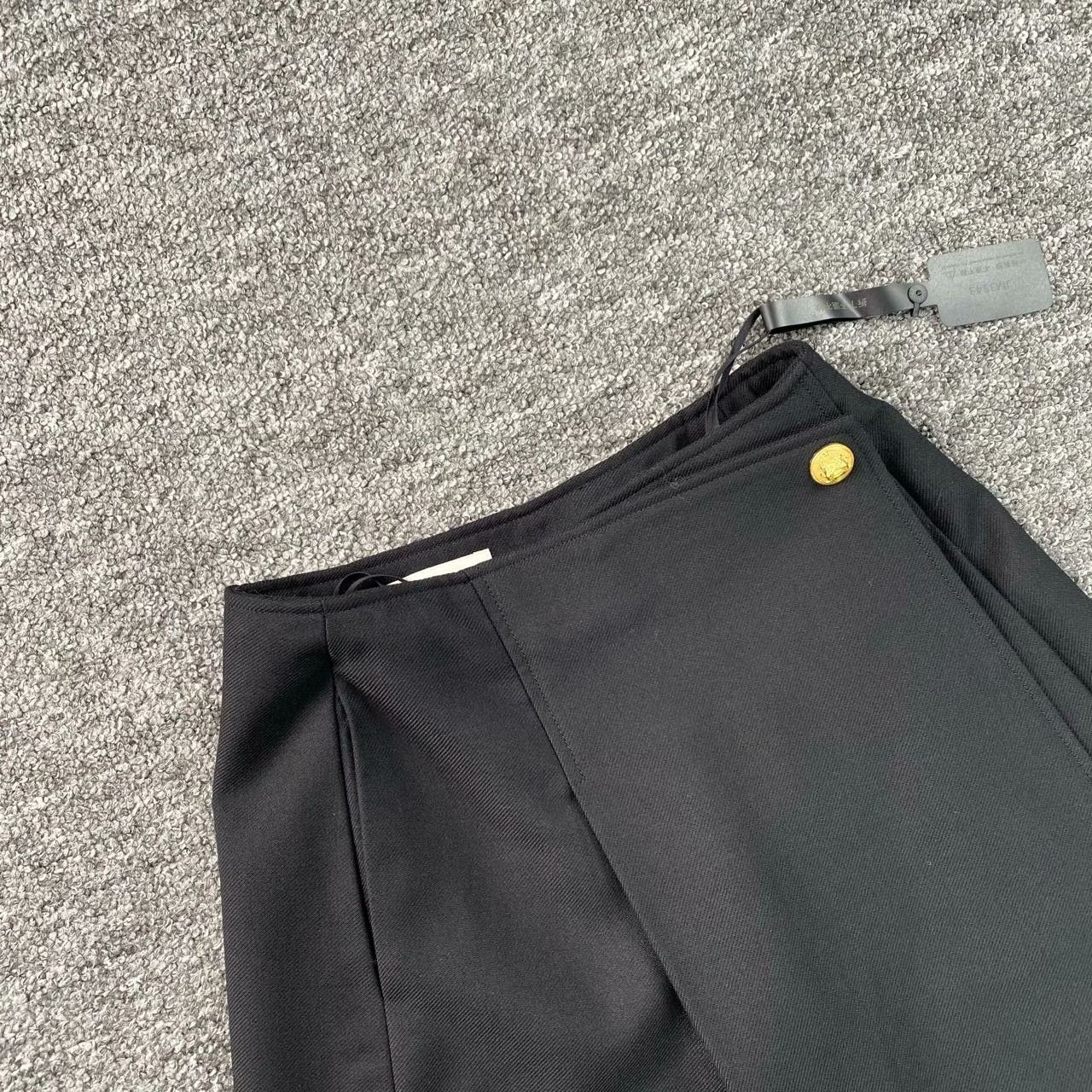 Celine Celine Cropped Black Skirt 34 Women Size 34" / US 12 / IT 48 - 3 Thumbnail