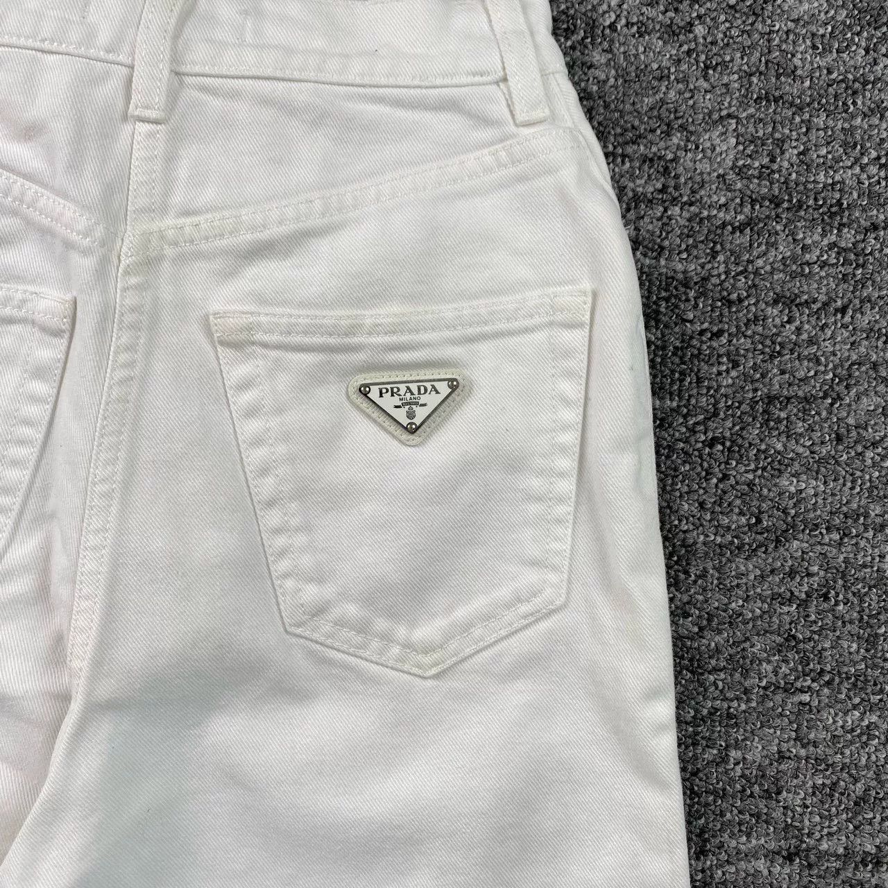 Prada Prada Retro White Pants 24 Women Size 24" / US 00 / IT 34 - 4 Thumbnail