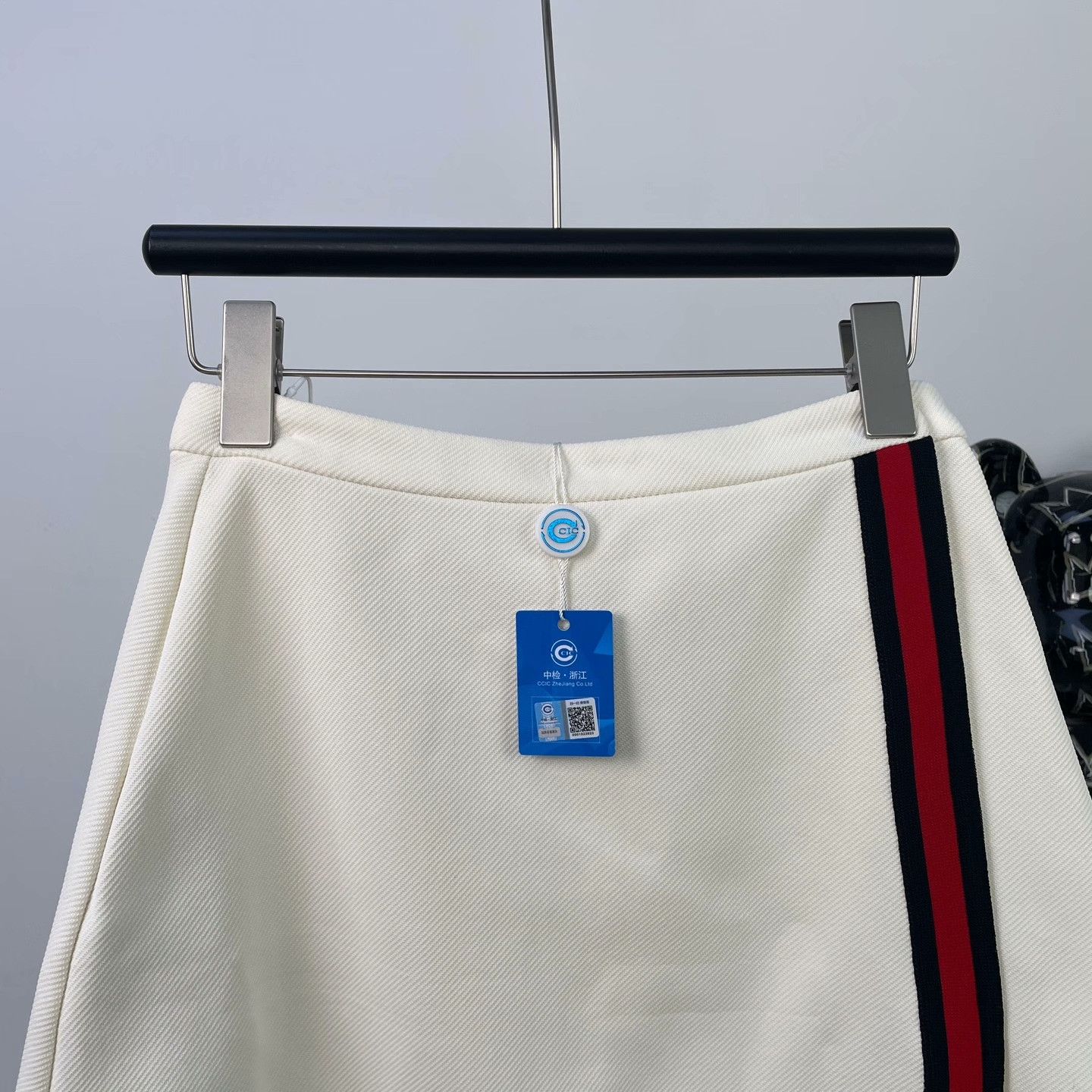 Gucci Gucci Striped White Skirt 26 Women Size 26" / US 2 / IT 38 - 3 Thumbnail