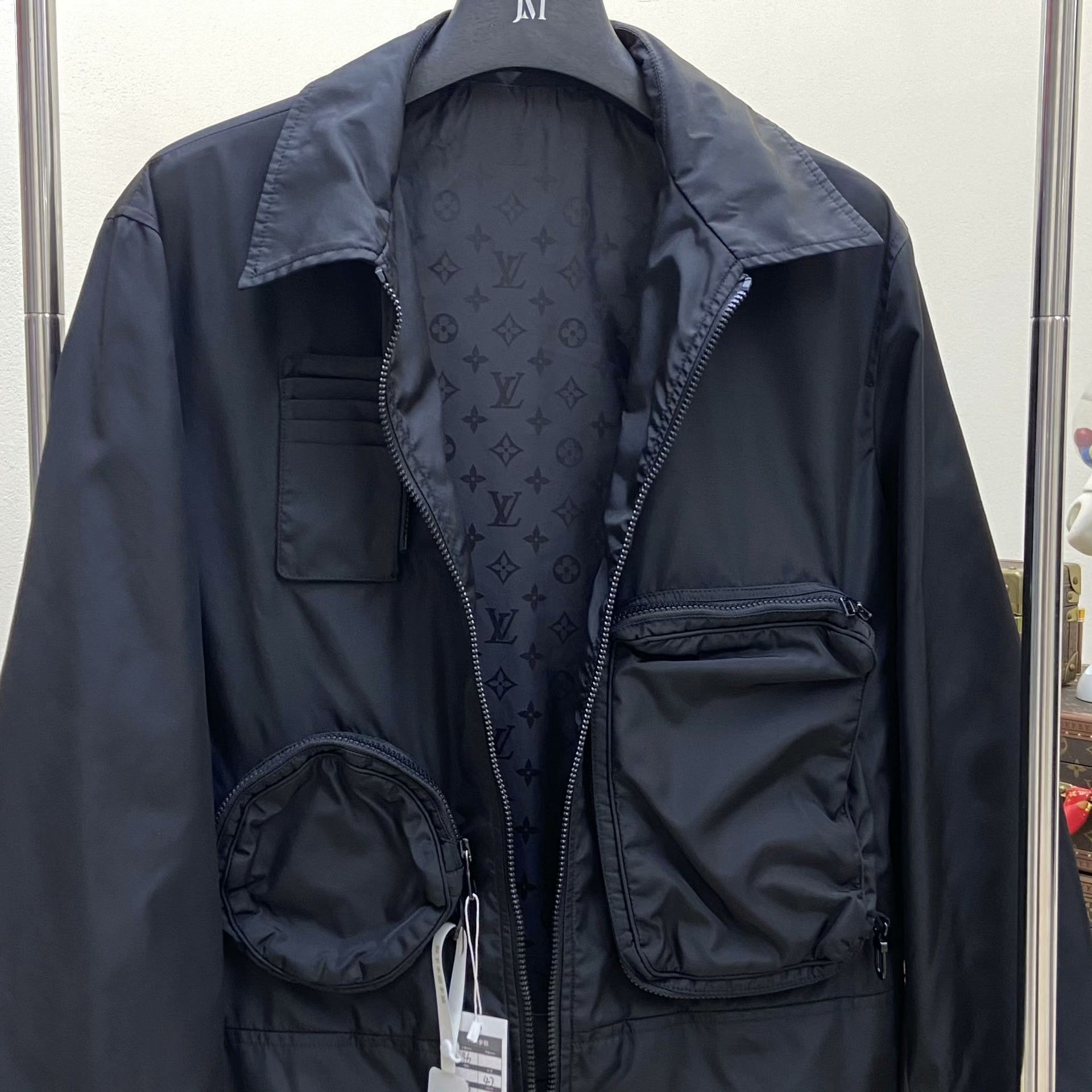 Louis Vuitton Louis Vuitton Casual Light Jacket s Men Size US S / EU 44-46 / 1 - 3 Thumbnail