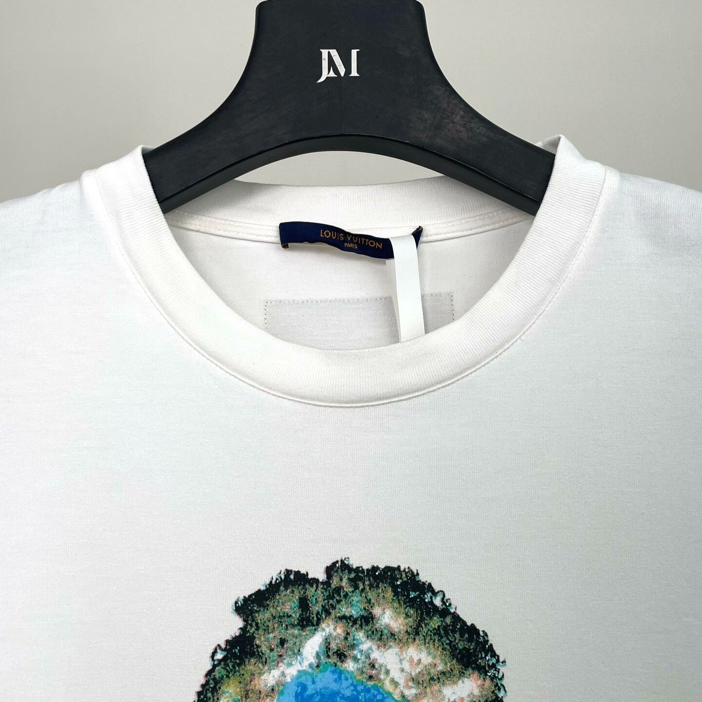Louis Vuitton Louis Vuitton Printed Graphic T-Shirt l Men Size US L / EU 52-54 / 3 - 3 Thumbnail