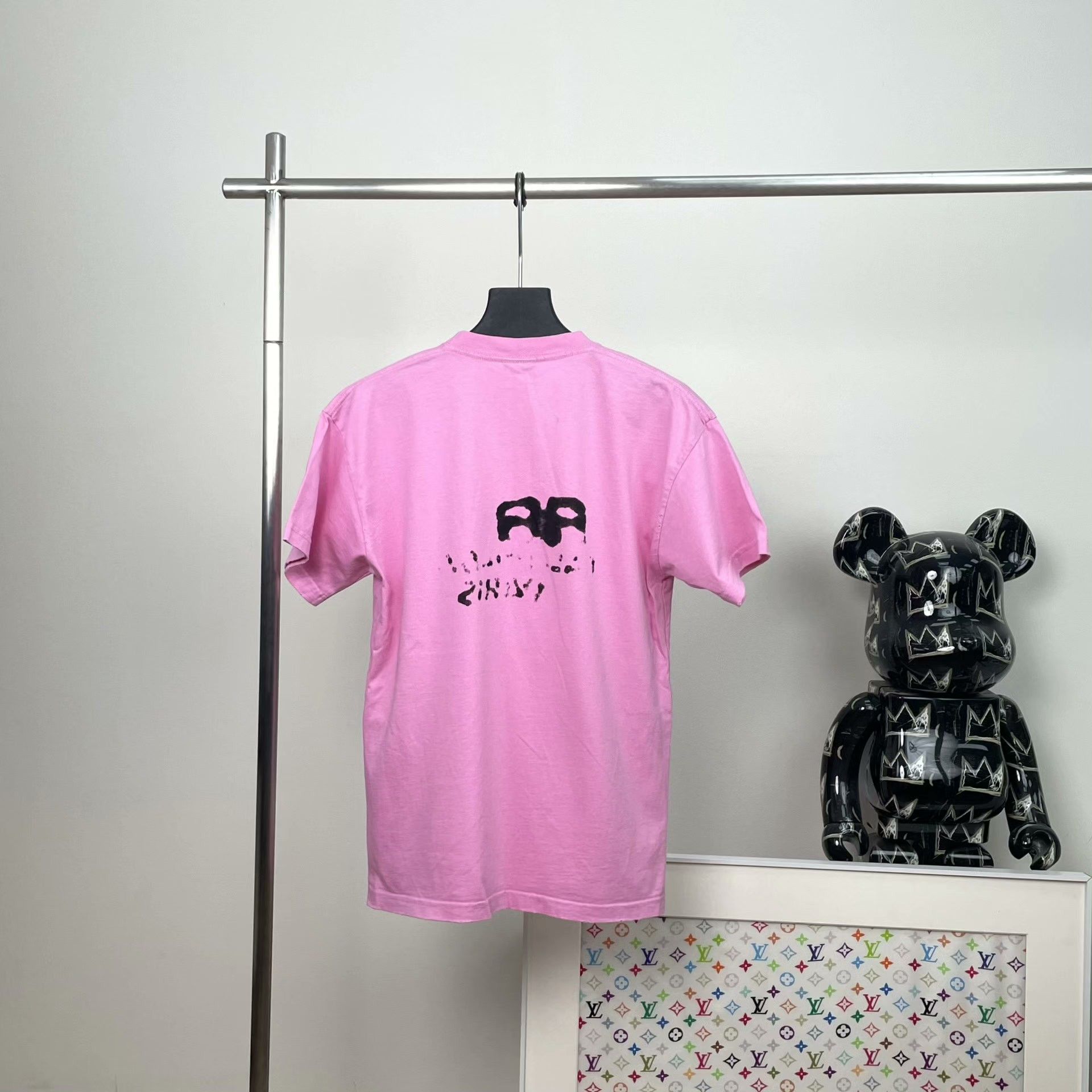 Balenciaga Balenciaga Retro Printed T-Shirt s Men Size US S / EU 44-46 / 1 - 2 Thumbnail