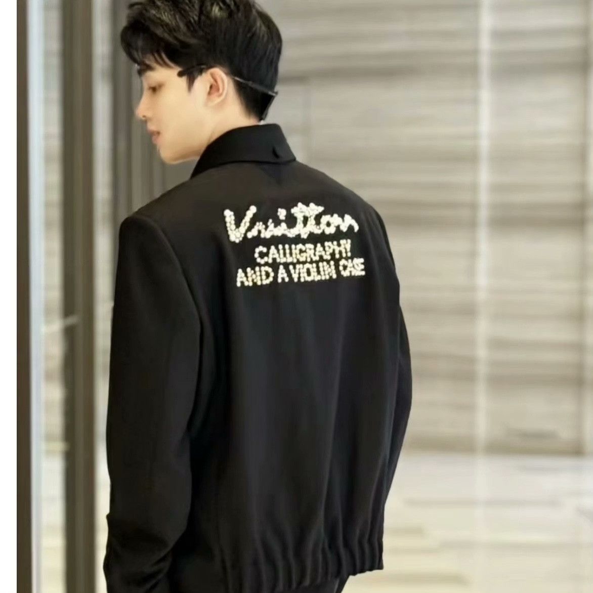 Louis Vuitton Louis Vuitton Retro Black Light Jacket xl Men Size US XL / EU 56 / 4 - 5 Thumbnail