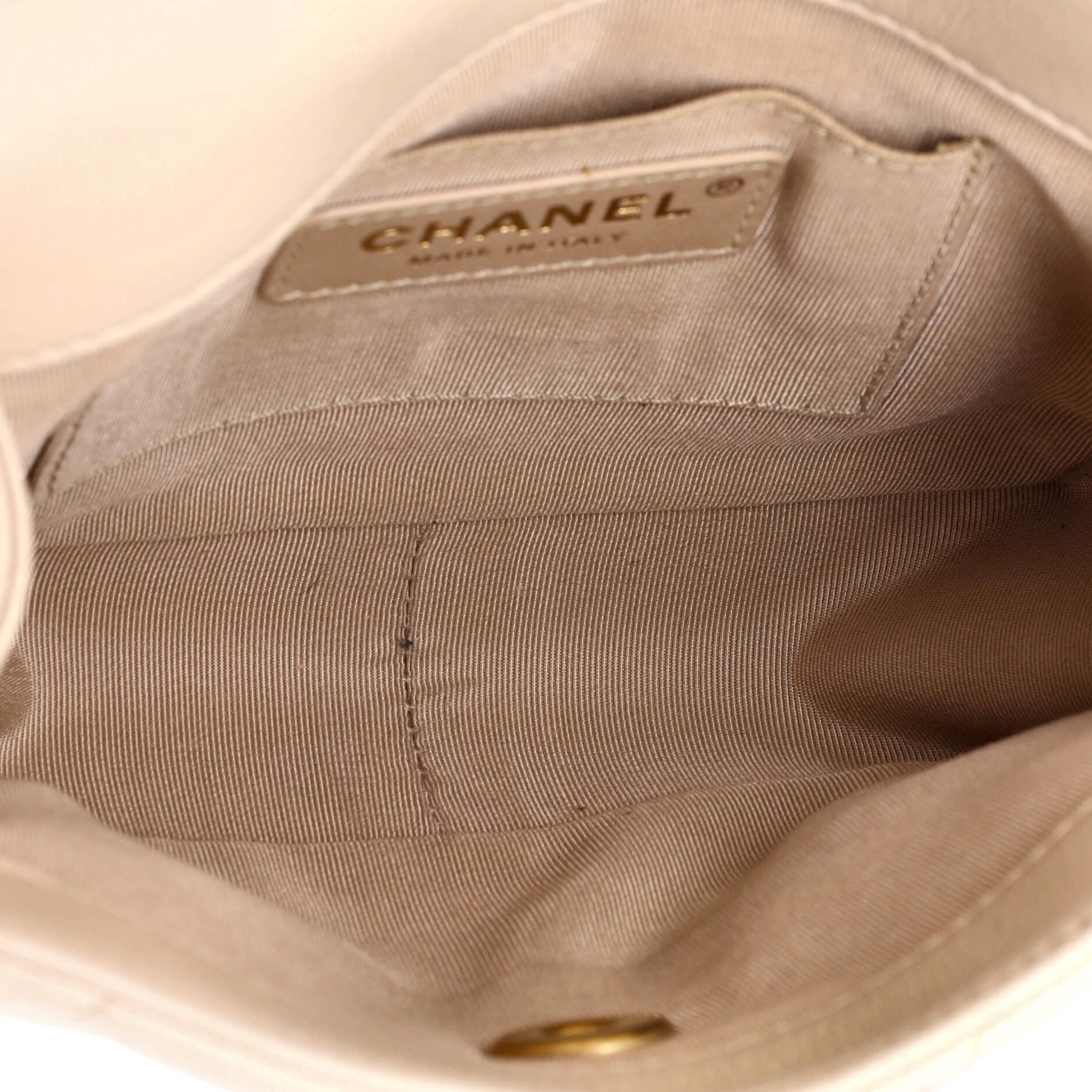 Chanel Button on Top Flap Bag Size ONE SIZE - 5 Thumbnail