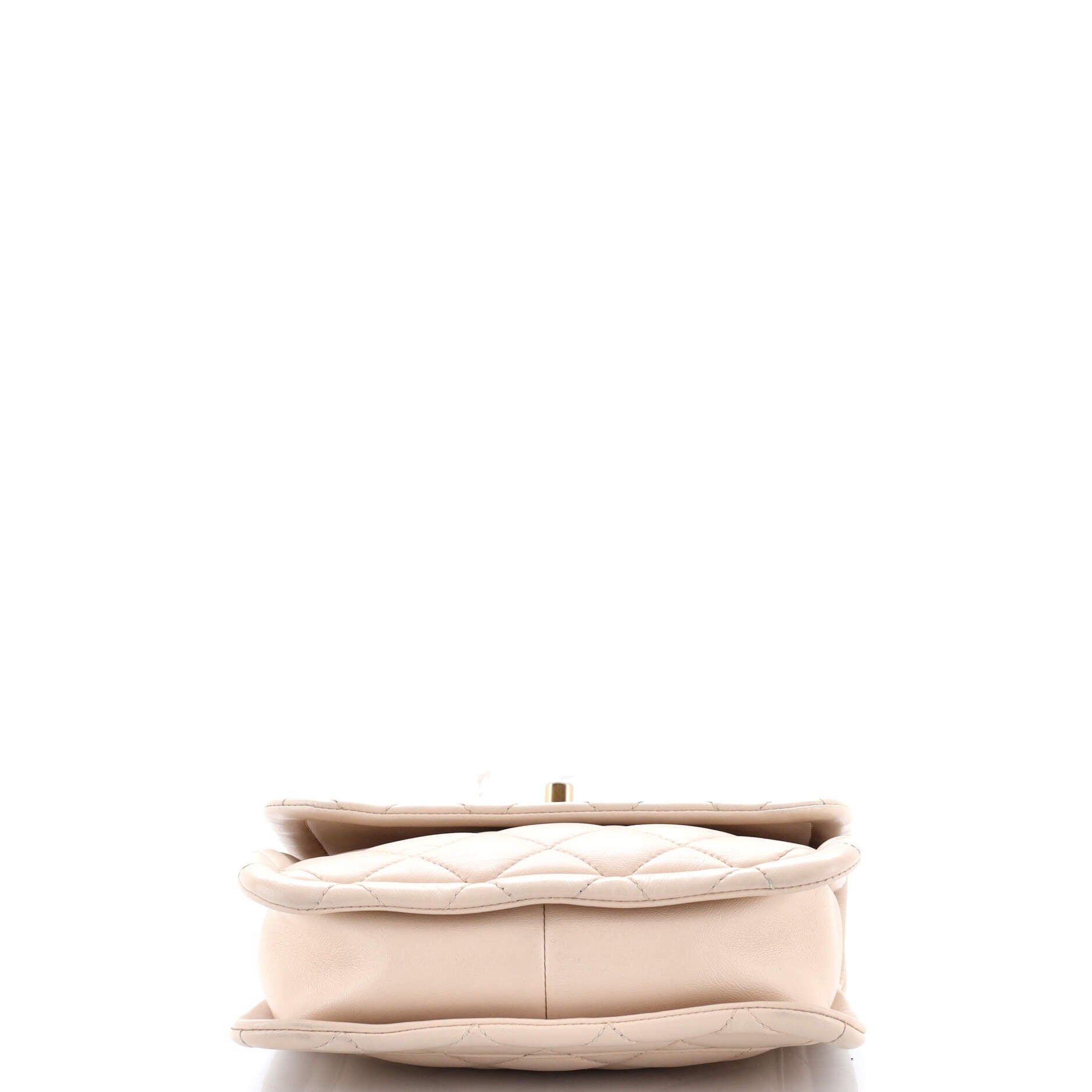 Chanel Button on Top Flap Bag Size ONE SIZE - 4 Thumbnail