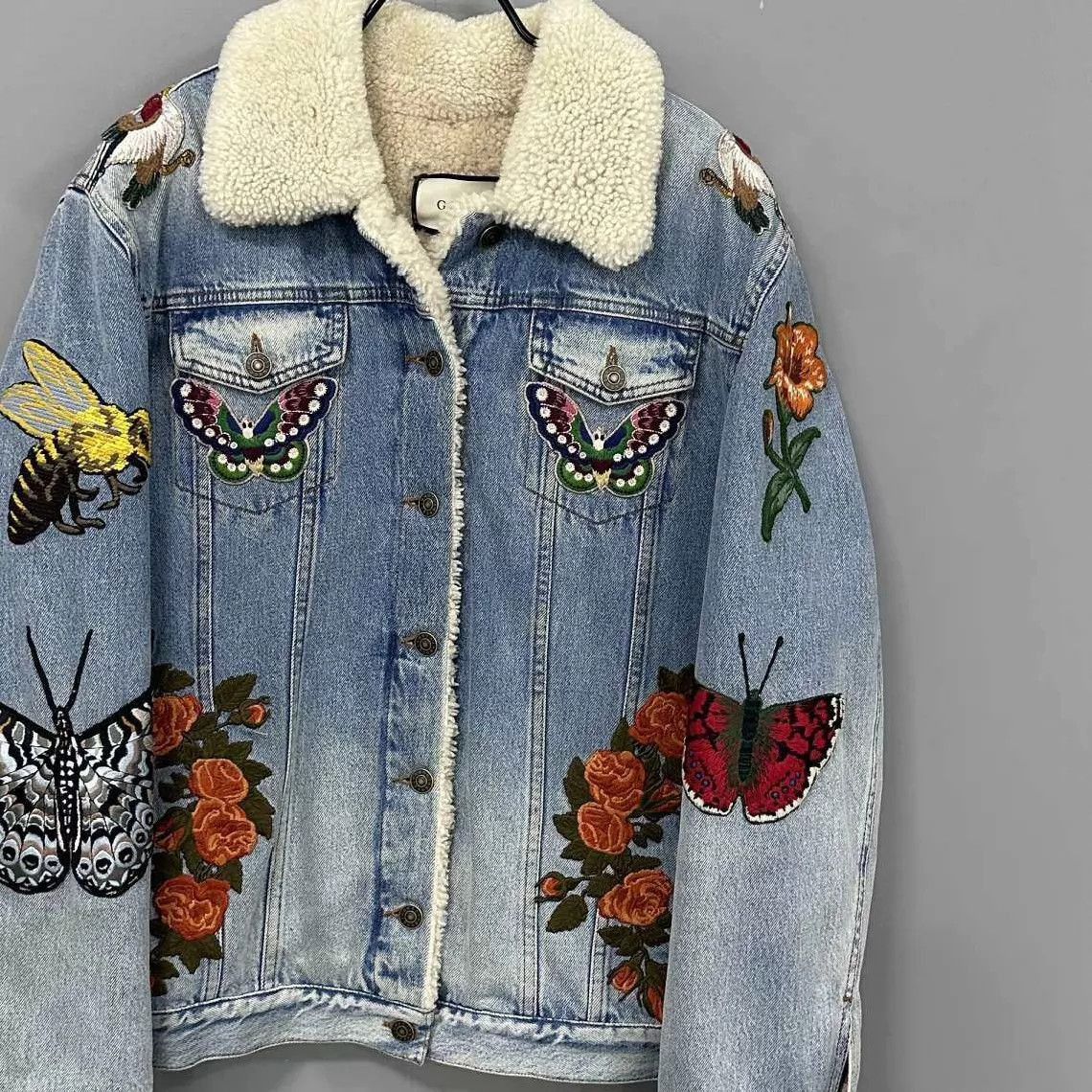 Gucci Embroidered Denim Jacket with Shearling Collar Size US S / EU 44-46 / 1 - 2 Thumbnail
